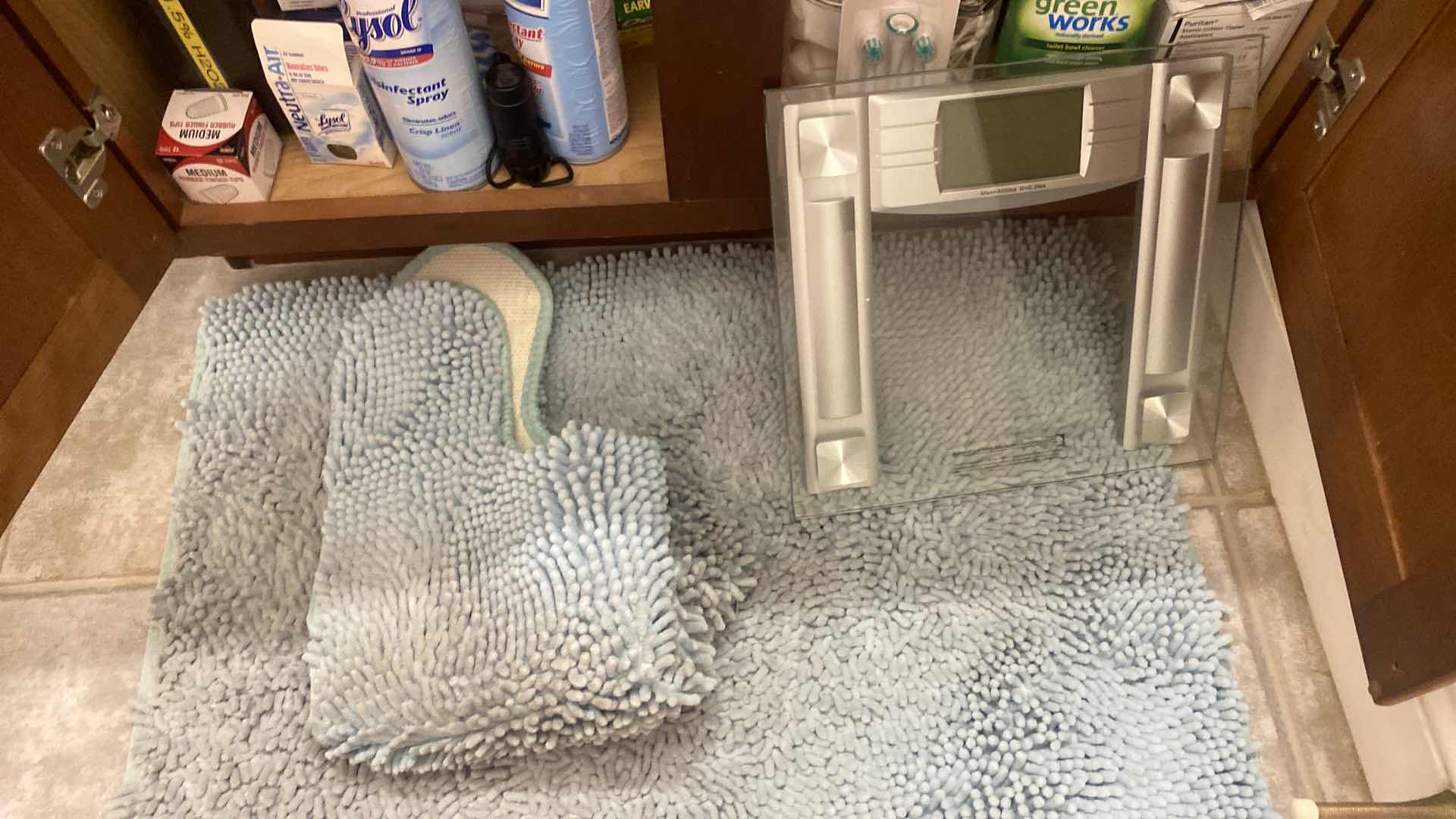 Photo 1 of CONTENTS IN CABINET OFFICE- CLEANING AND HEALTH