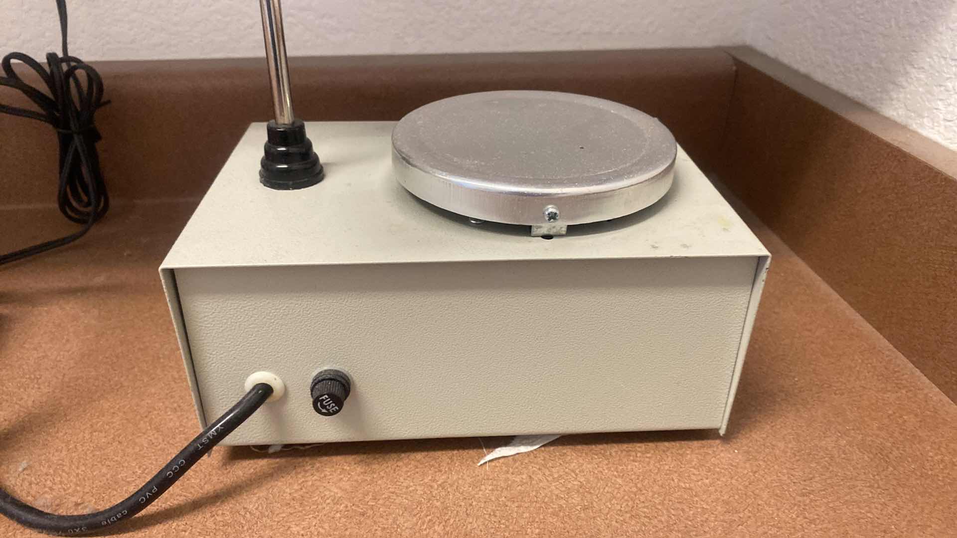 Photo 1 of CJJ78-1 MAGNETIC HEATING STIRRER