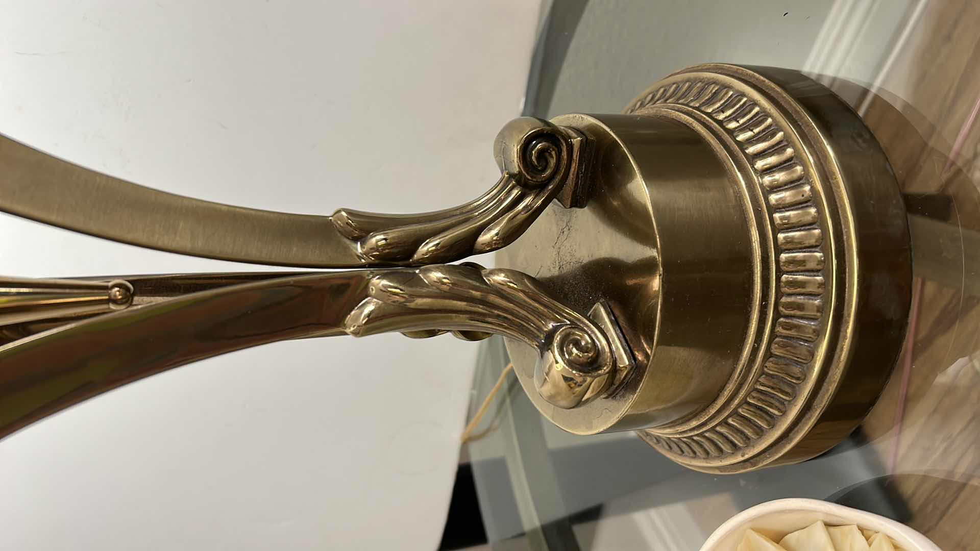 Photo 1 of TIFFANY STYLE VINTAGE LAMP 20” x 38