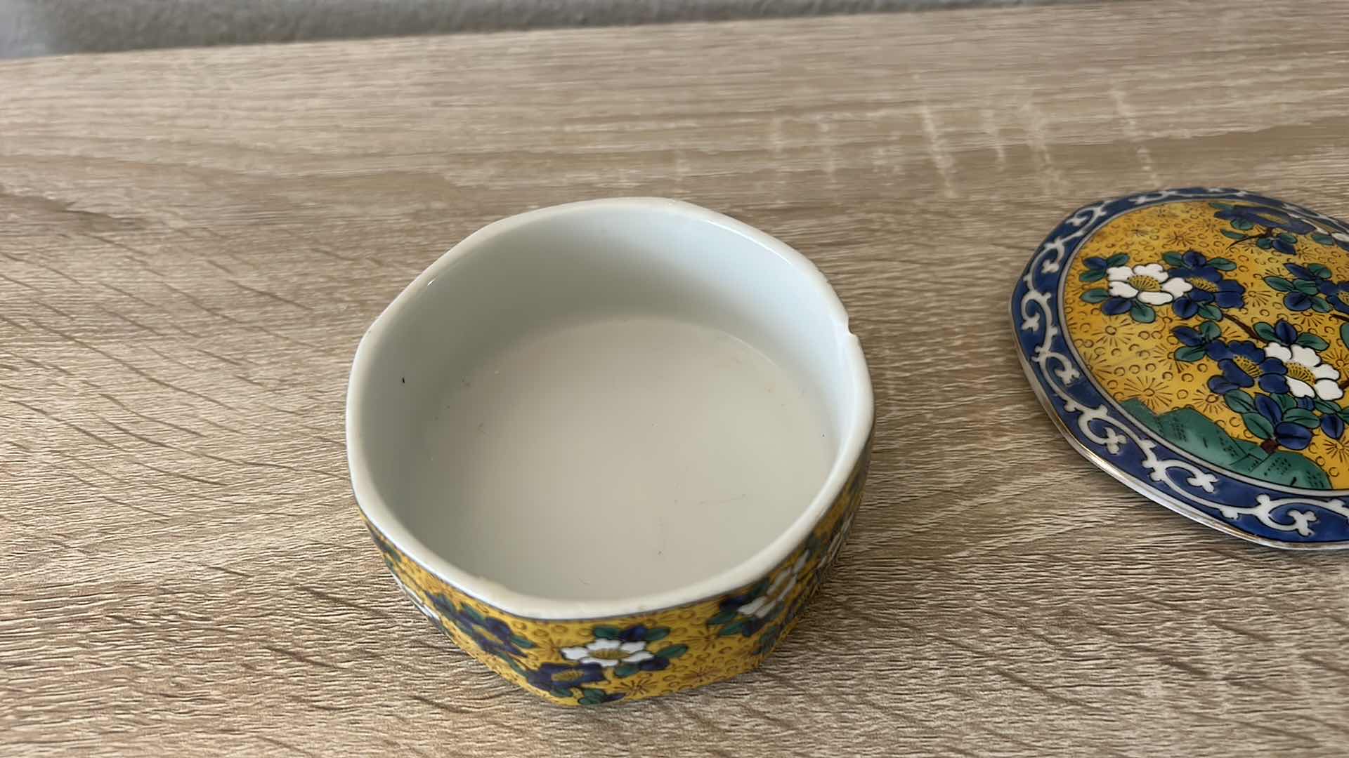 Photo 1 of KUTANI HAND DECORATED PORCELAIN TRINKET BOX 4 inches five 1 1/2 inches