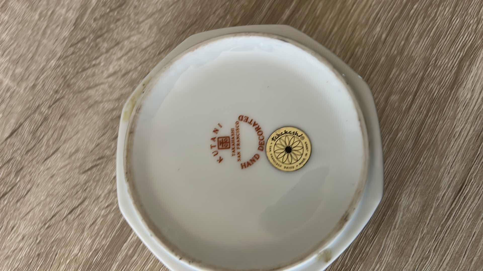 Photo 1 of KUTANI HAND DECORATED PORCELAIN TRINKET BOX 4 inches five 1 1/2 inches