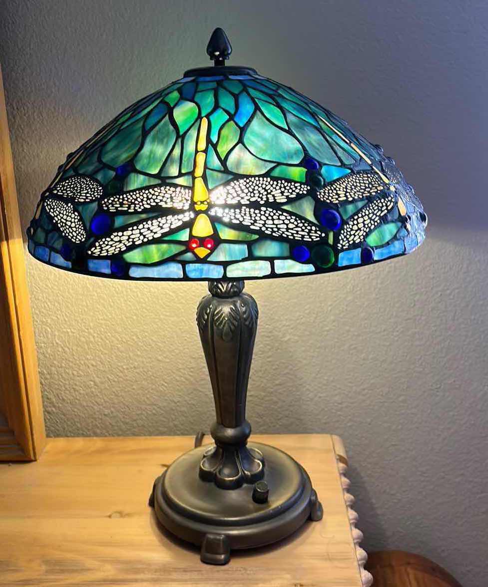 Photo 1 of TIFFANY STYLE LAMP H19”