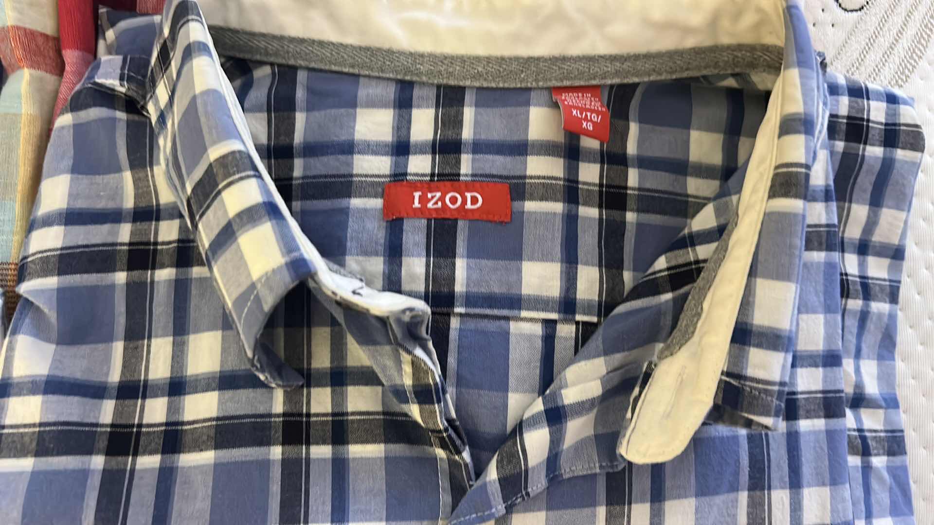 Photo 1 of 5 MENS BUTTON UP SHIRTS SIZE XL AND XXL