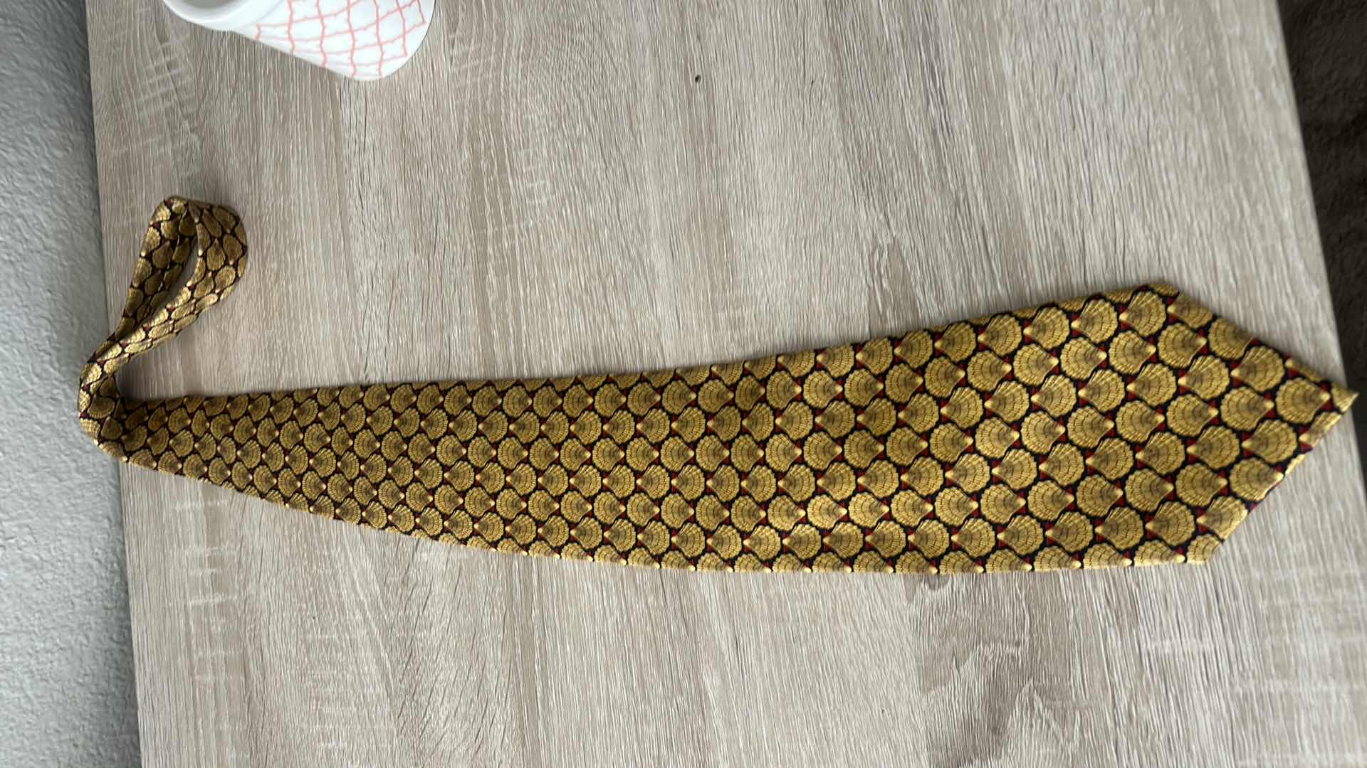 Photo 1 of MENS HANDMADE 100% SILK TIE