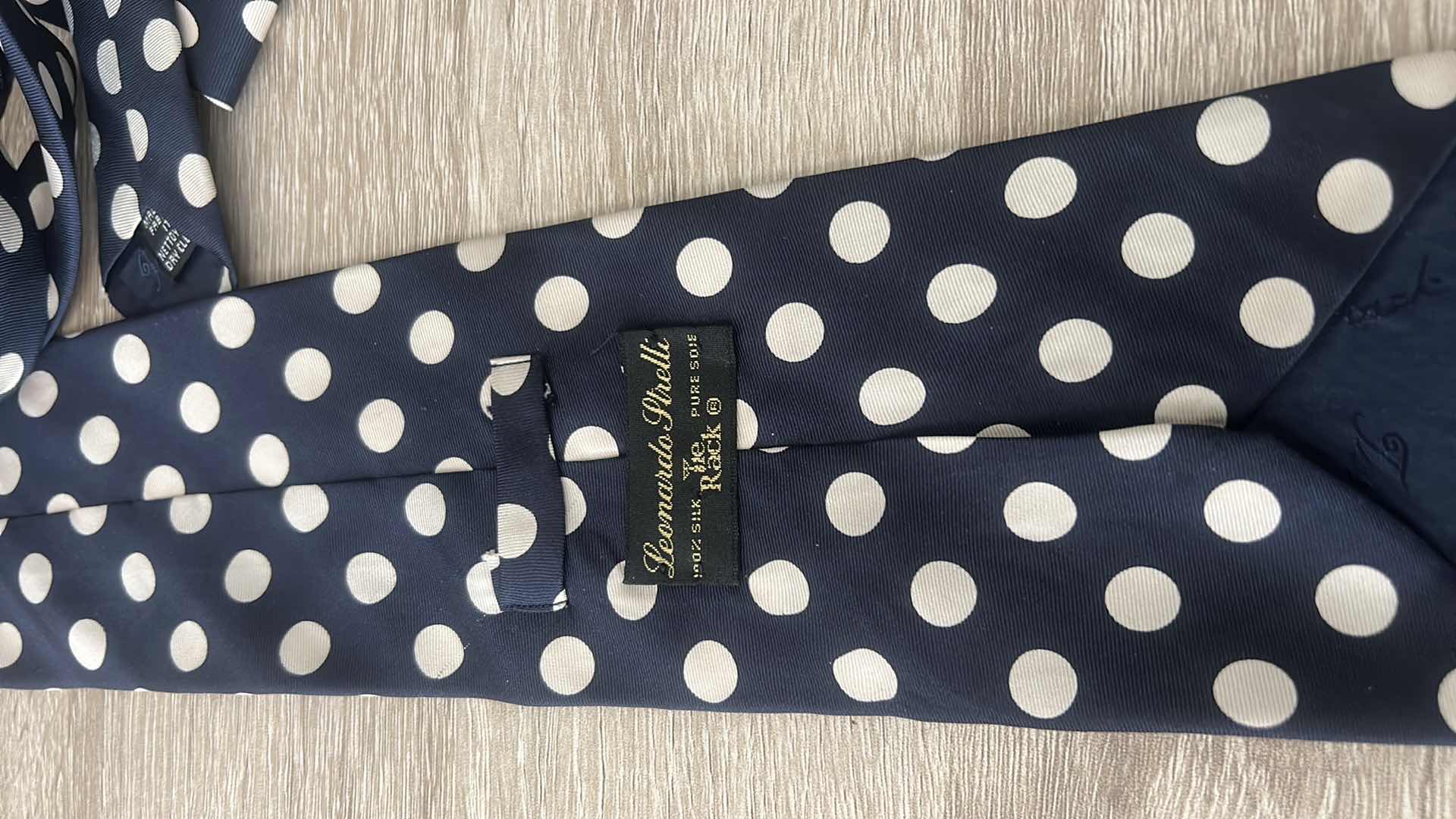 Photo 1 of MENS SILK TIE AND KERCHIEF