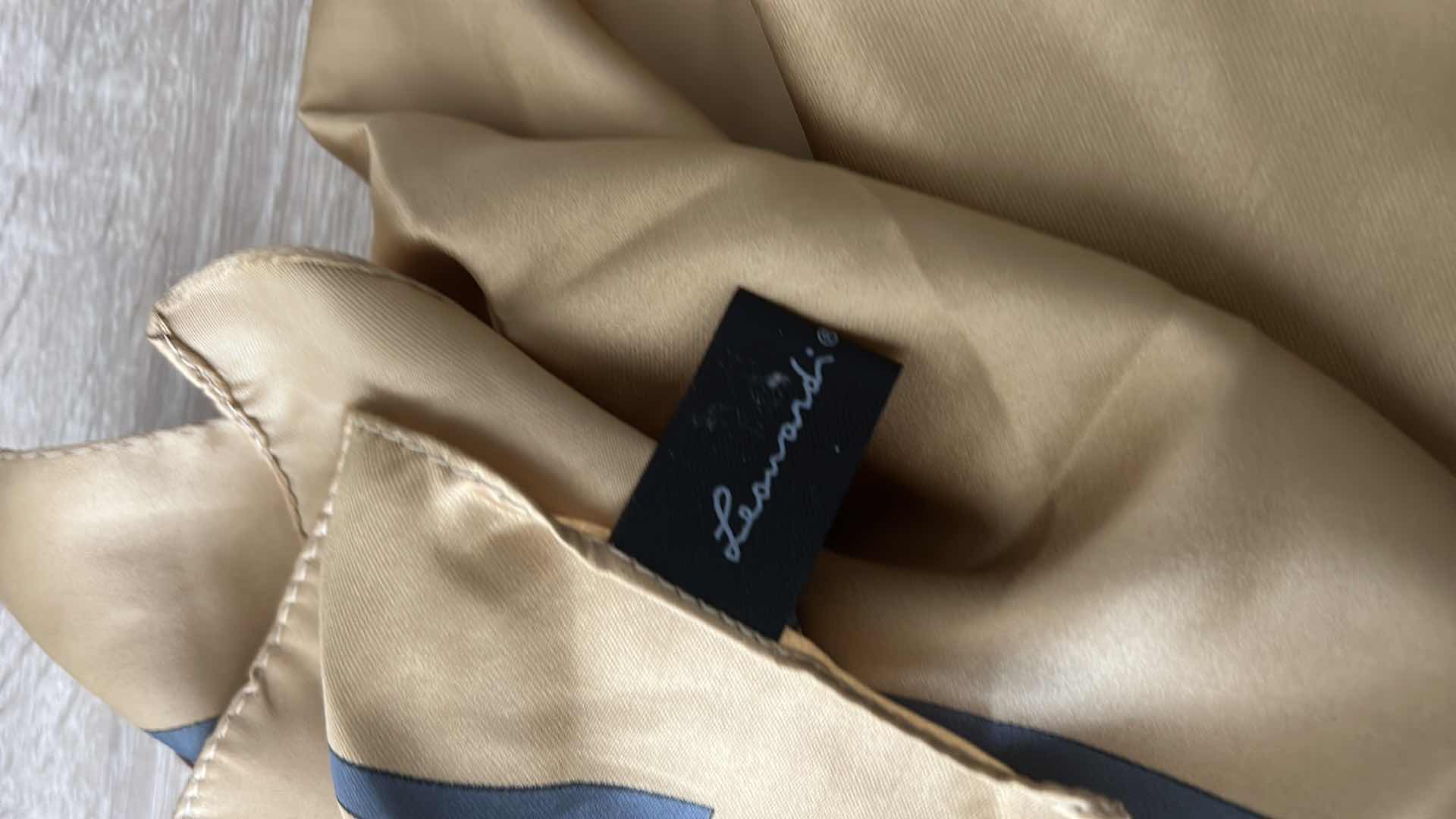 Photo 5 of SCARF AND GOLF ACCESSORY