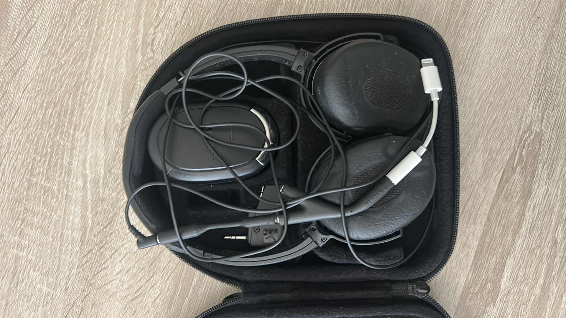 Photo 1 of BOSE ACOUSTIC NOISE CANCELING HEADPHONES