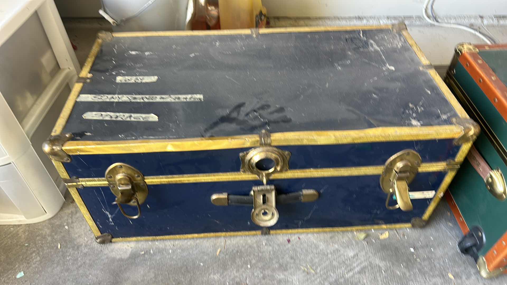 Photo 1 of GARAGE- TRUNK FULL OF ELECTRONICS