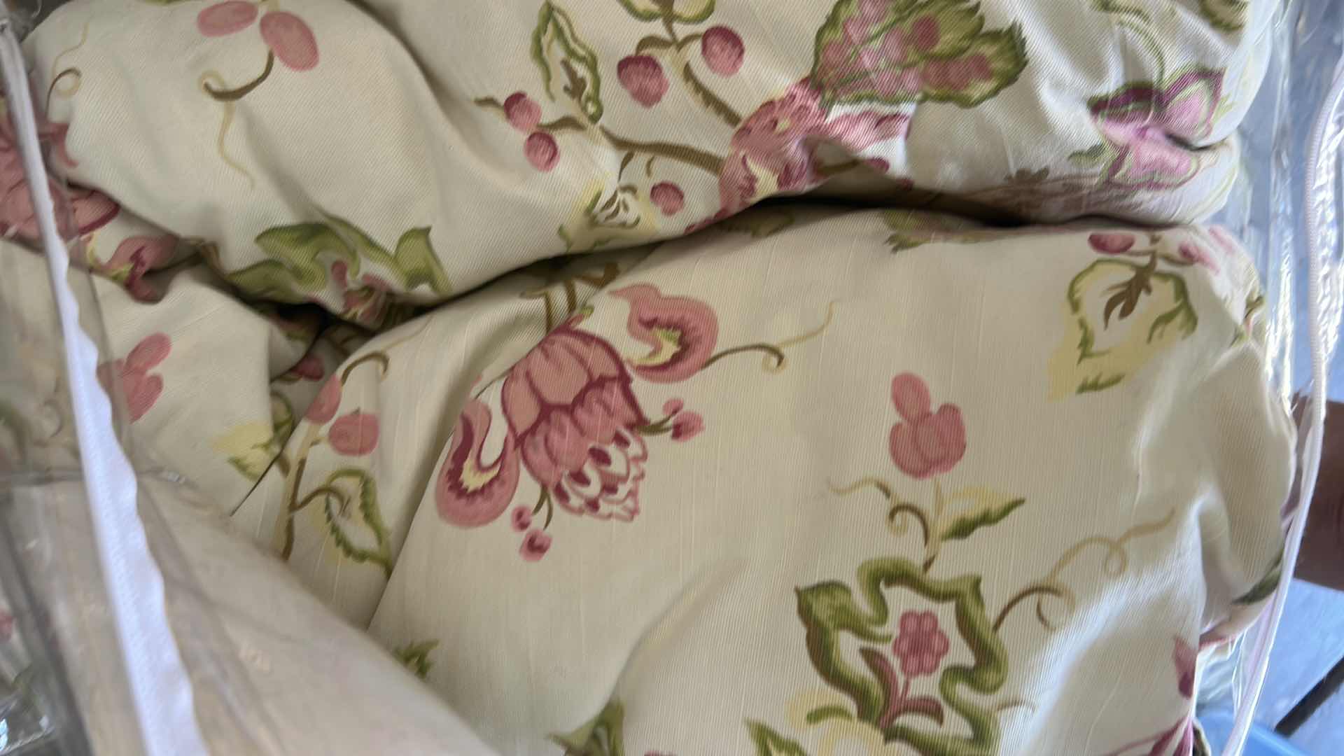 Photo 1 of GARAGE HOME LINENS - COMFORTER (UNKNOWN SIZE) AND MORE