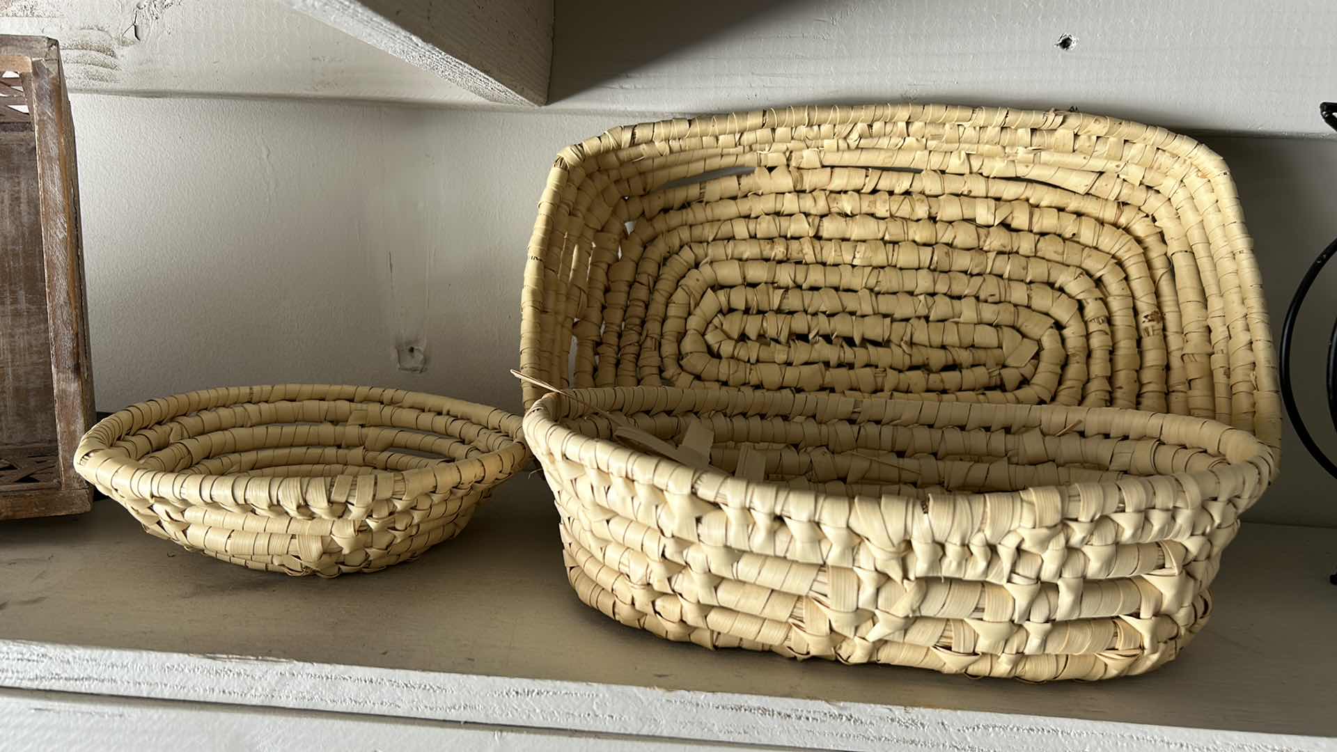 Photo 1 of CONTENTS OF SHELF IN GARAGE - HOME GOODS