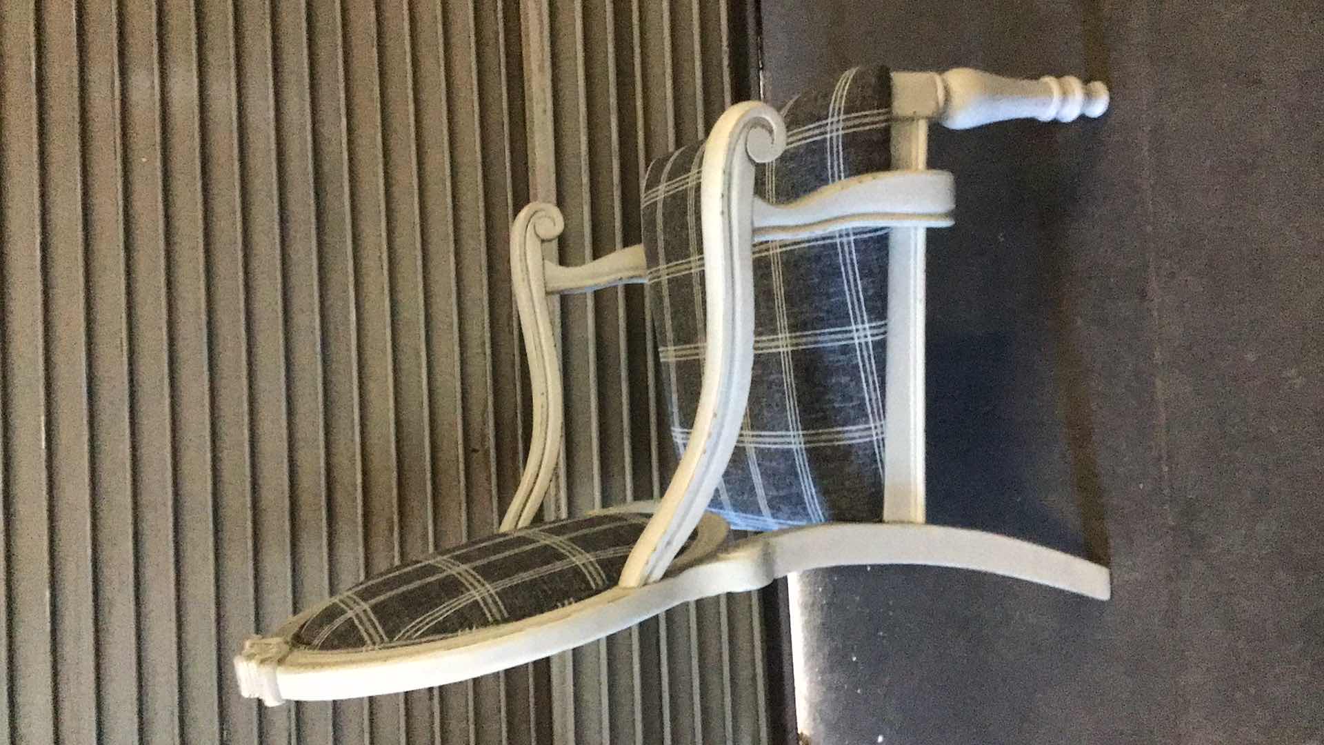 Photo 2 of ASHLEY FURNITURE KORNELIA CHARCOAL PLAID ACCENT CHAIR A3000245 28" X 27" H41.5"