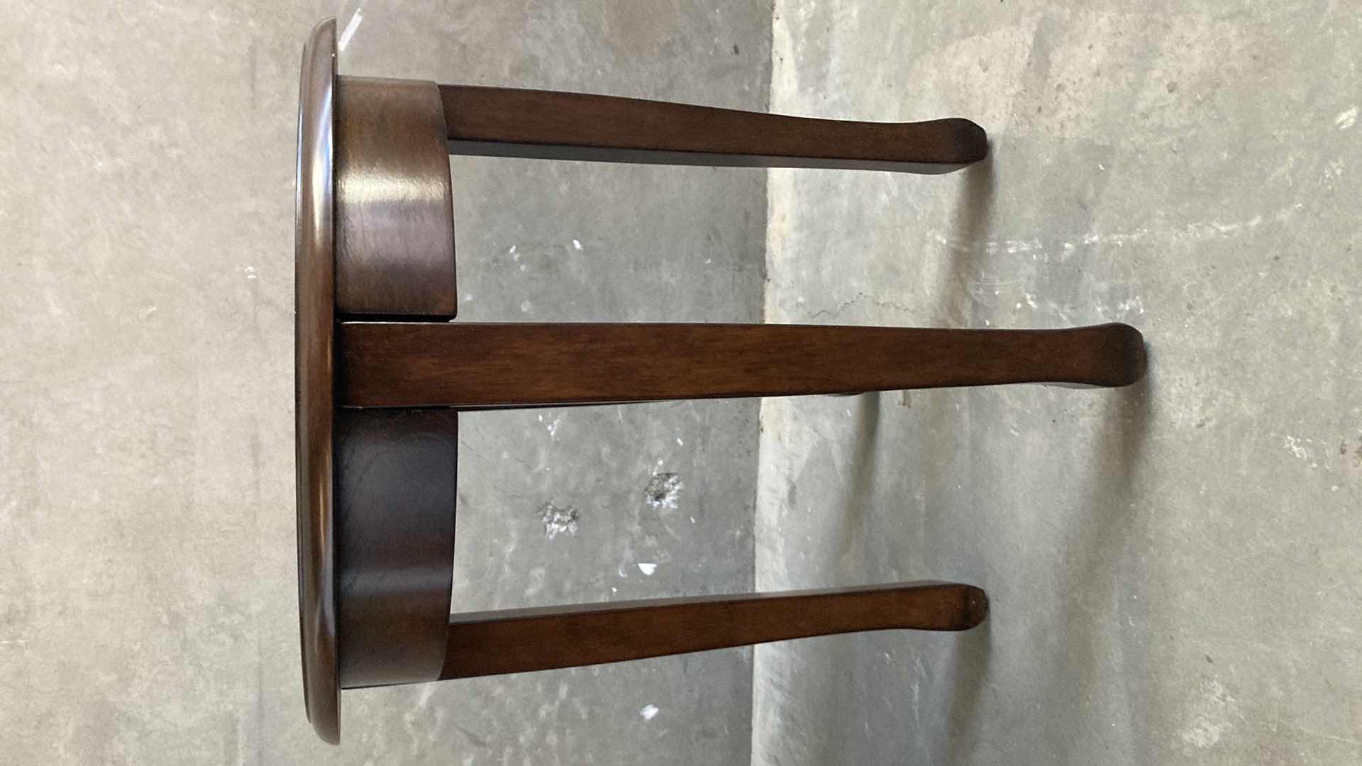 Photo 1 of BEST MASTER FURNITURE DARK WOOD ACCENT TABLE 18.5” X 18.5” H20.25”