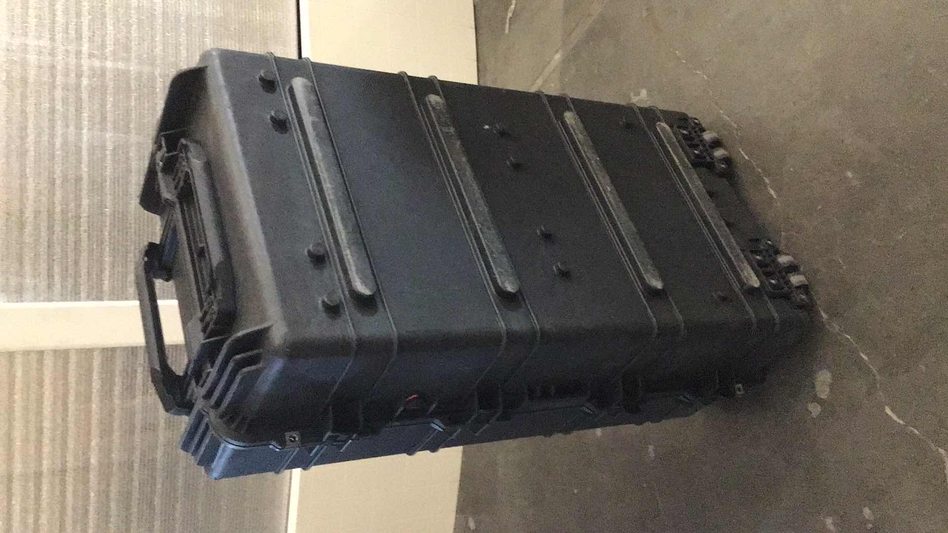 Photo 1 of PELICAN 1780 ROLLING HARD CASE 