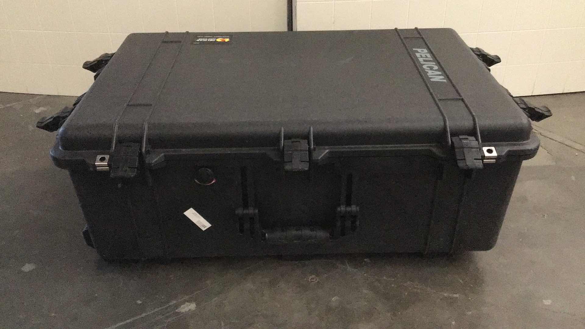 Photo 1 of PELICAN 1650 ROLLING HARD CASE 