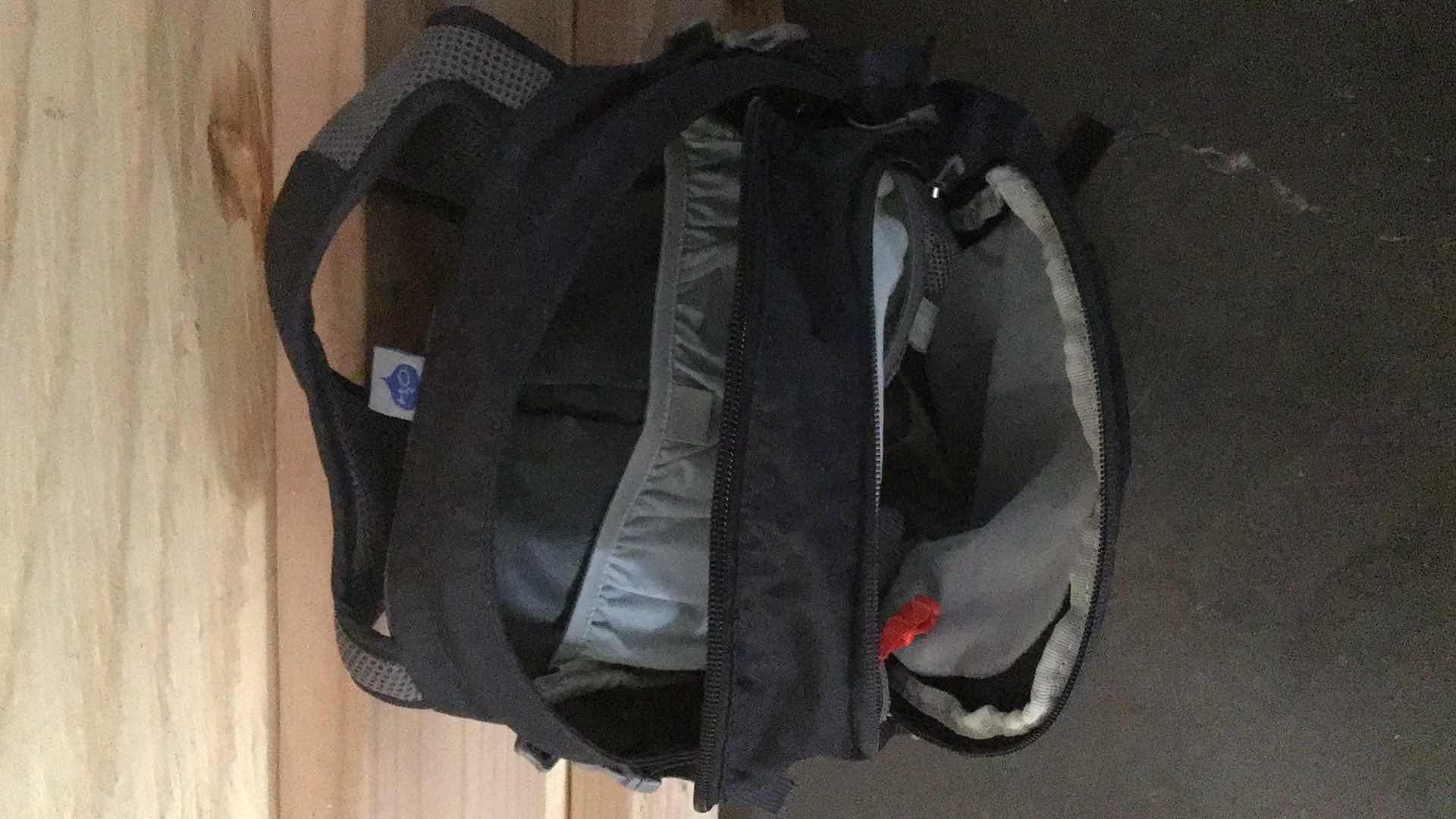 Photo 1 of OSPREY DAYLITE BACKPACK W WATER BLADDER POUCH 