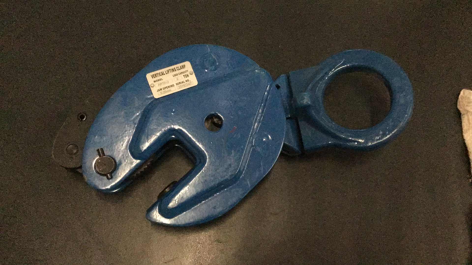 Photo 1 of AMARITE VERTICAL PLATE CLAMP 4400LBS