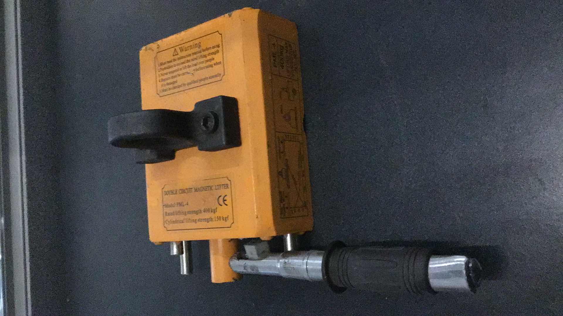 Photo 1 of NEWTRY DOUBLE CIRCUIT MAGNETIC LIFTER PML-4