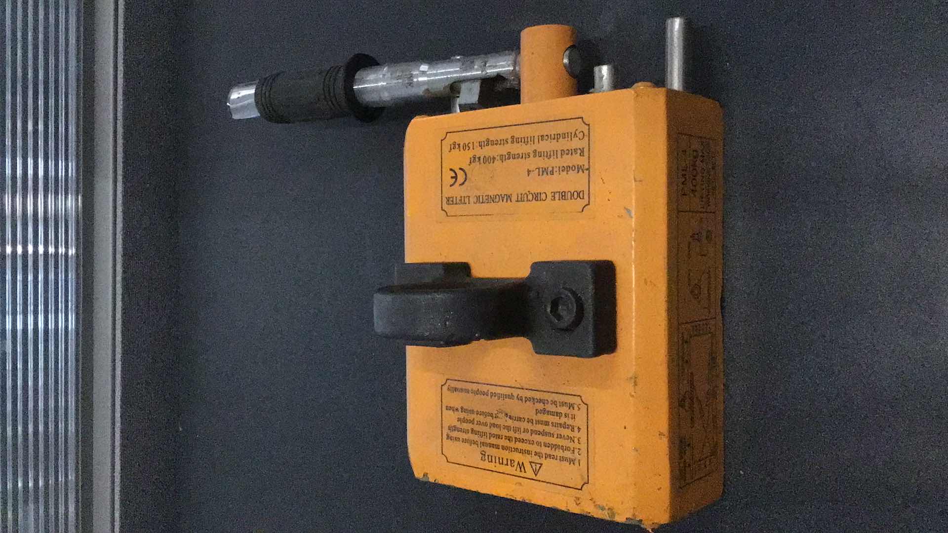 Photo 1 of NEWTRY DOUBLE CIRCUIT MAGNETIC LIFTER PML-4