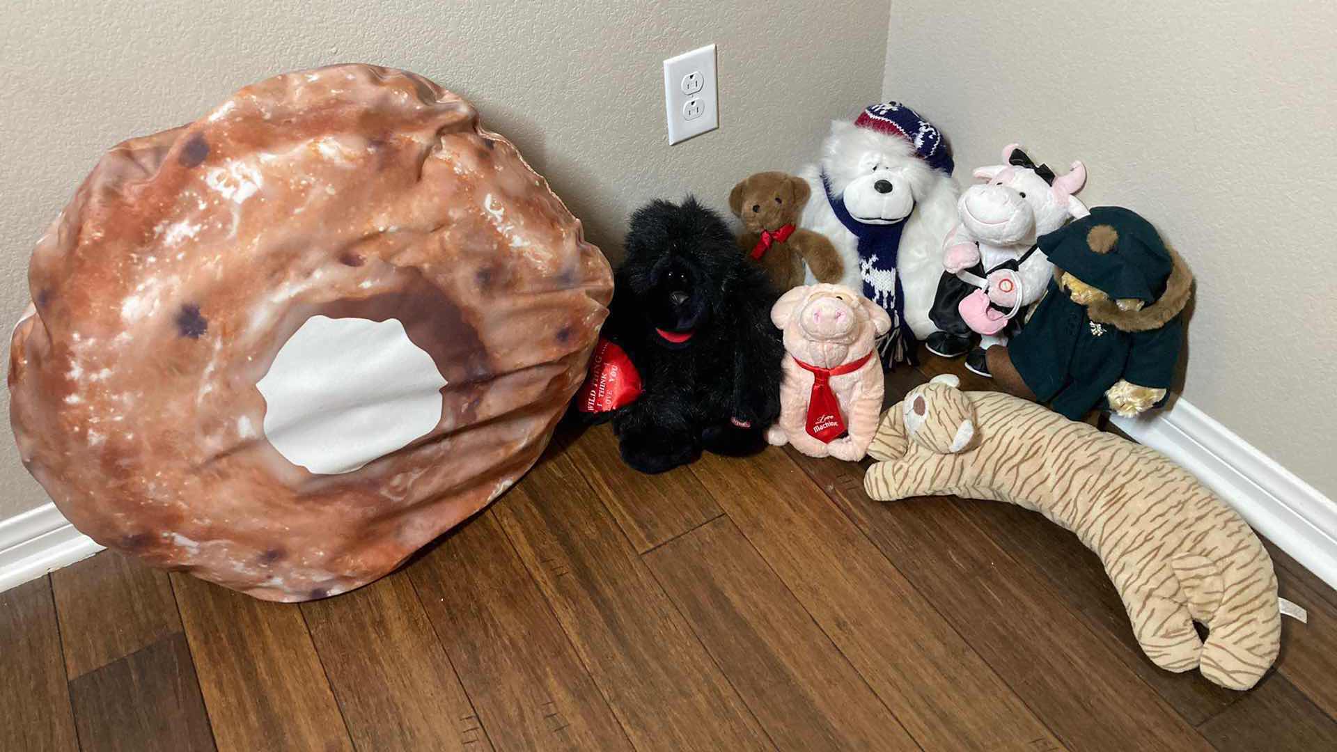 Photo 1 of DOUNUT SMALL PET PILLOW & STUFFED ANIMALS (7)