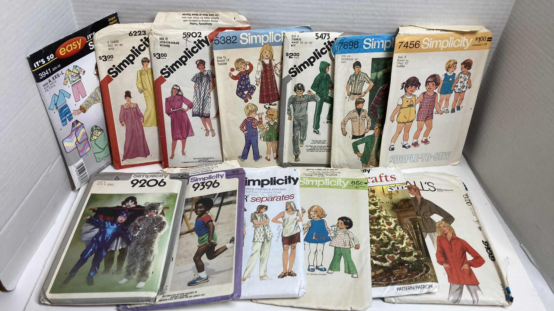 Photo 1 of CLOTHING & FASHION ACCESSORY PATTERN DESIGN KITS (13)