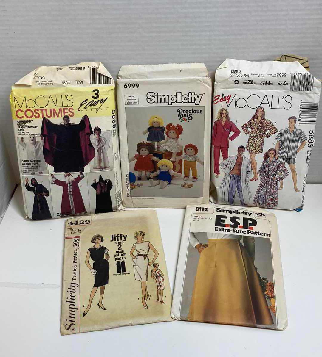 Photo 1 of CLOTHING & FASHION ACCESSORY PATTERN DESIGN KITS (13)