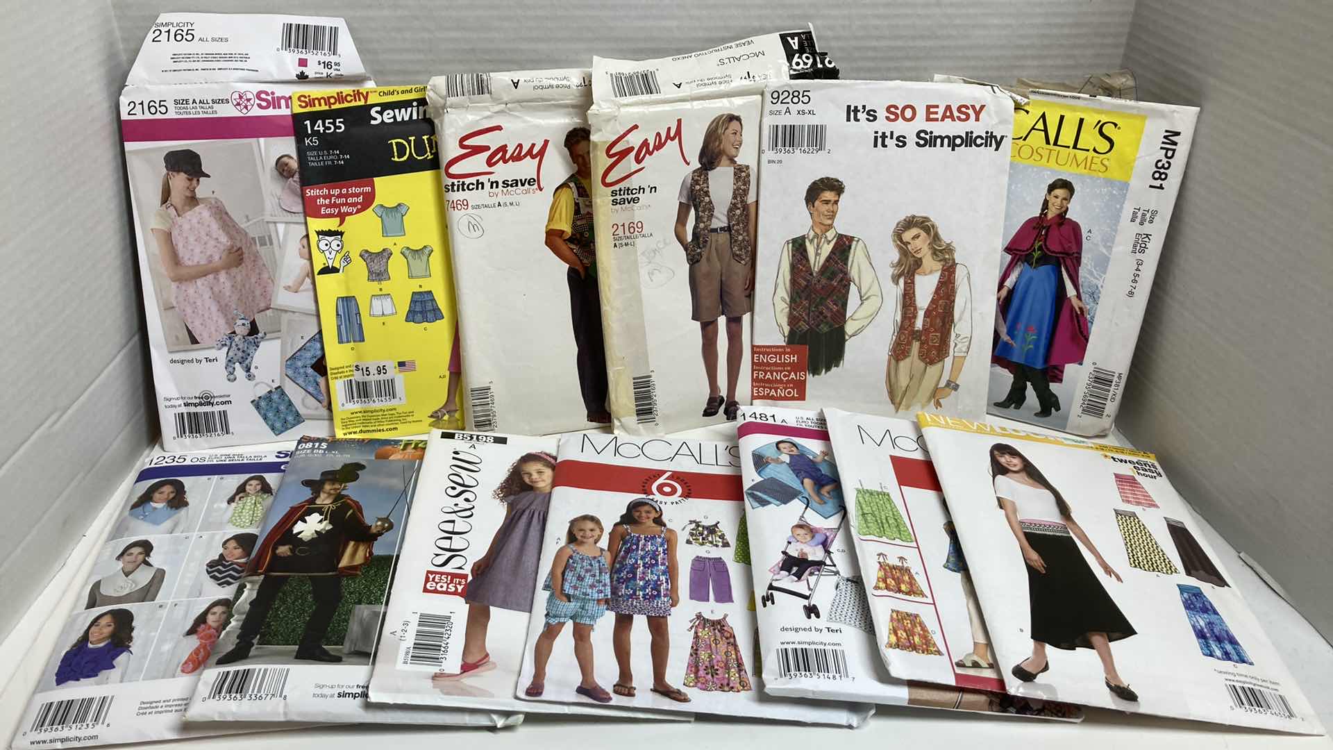 Photo 1 of CLOTHING & FASHION ACCESSORY PATTERN DESIGN KITS (13)