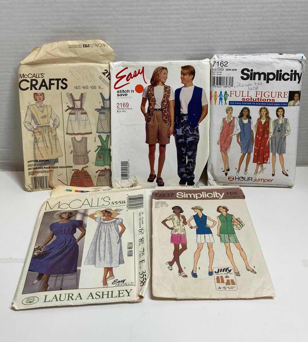 Photo 1 of CLOTHING & FASHION ACCESSORY PATTERN DESIGN KITS (13)