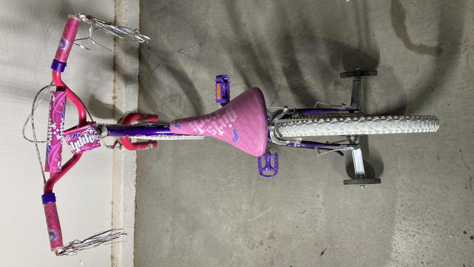 Photo 6 of DYNACRAFT AVIGO SAPPHIRE GIRLS ROCK KIDS BICYCLE W TRAINING WHEELS & DISNEY PRINCESSES HELMET