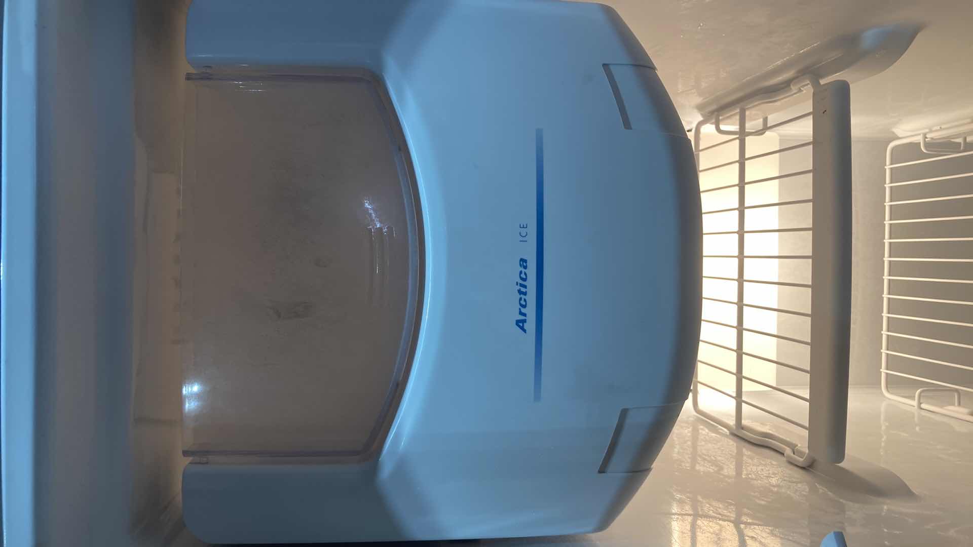 Photo 1 of GE STAINLESS STEEL SIDE BY SIDE REFRIGERATOR MODEL GSHS6HGDBCSS