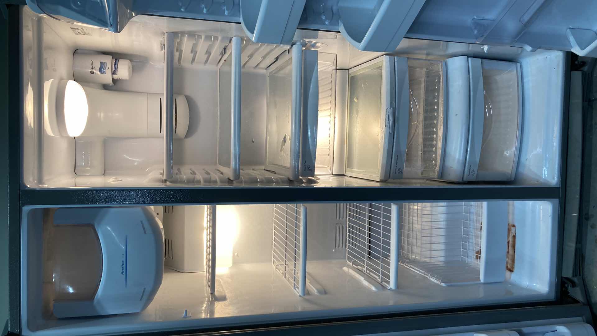 Photo 1 of GE STAINLESS STEEL SIDE BY SIDE REFRIGERATOR MODEL GSHS6HGDBCSS