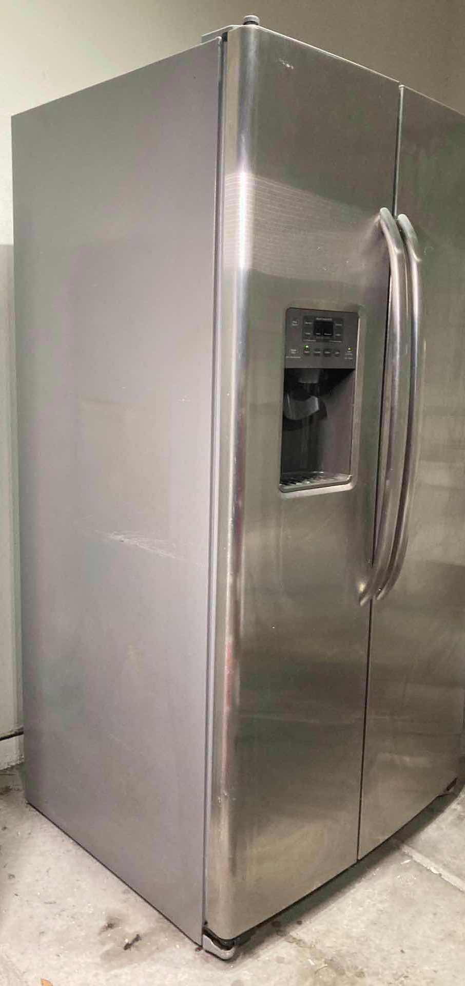 Photo 1 of GE STAINLESS STEEL SIDE BY SIDE REFRIGERATOR MODEL GSHS6HGDBCSS