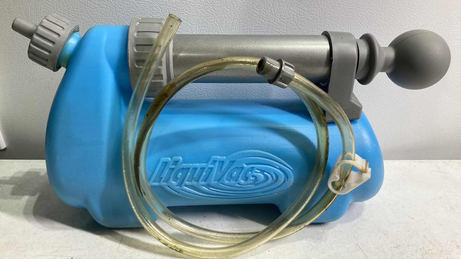 Photo 1 of LIQUI-VAC SMALL ENGINE MODEL OIL VACUUM 3QT