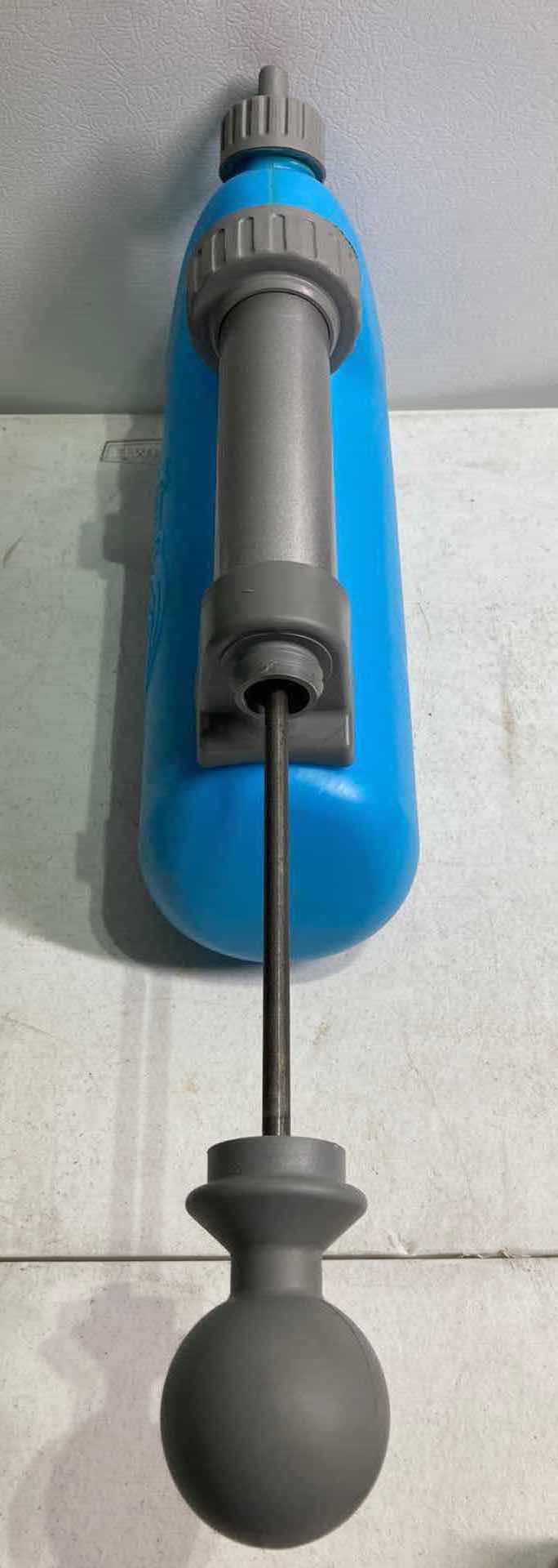 Photo 1 of LIQUI-VAC SMALL ENGINE MODEL OIL VACUUM 3QT