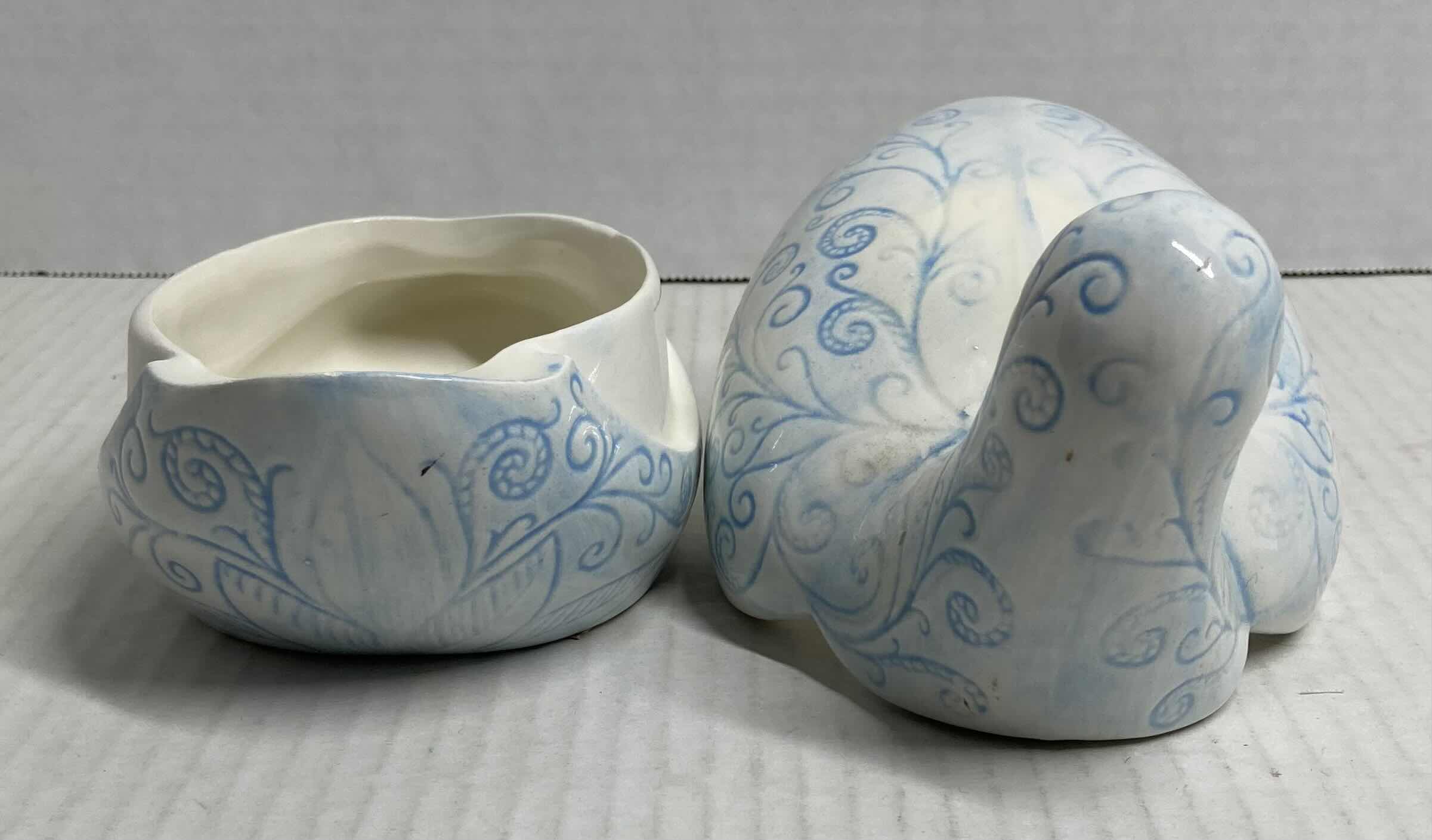 Photo 1 of BIRD VINTAGE PORCELAIN BOX FIGURINE H5”