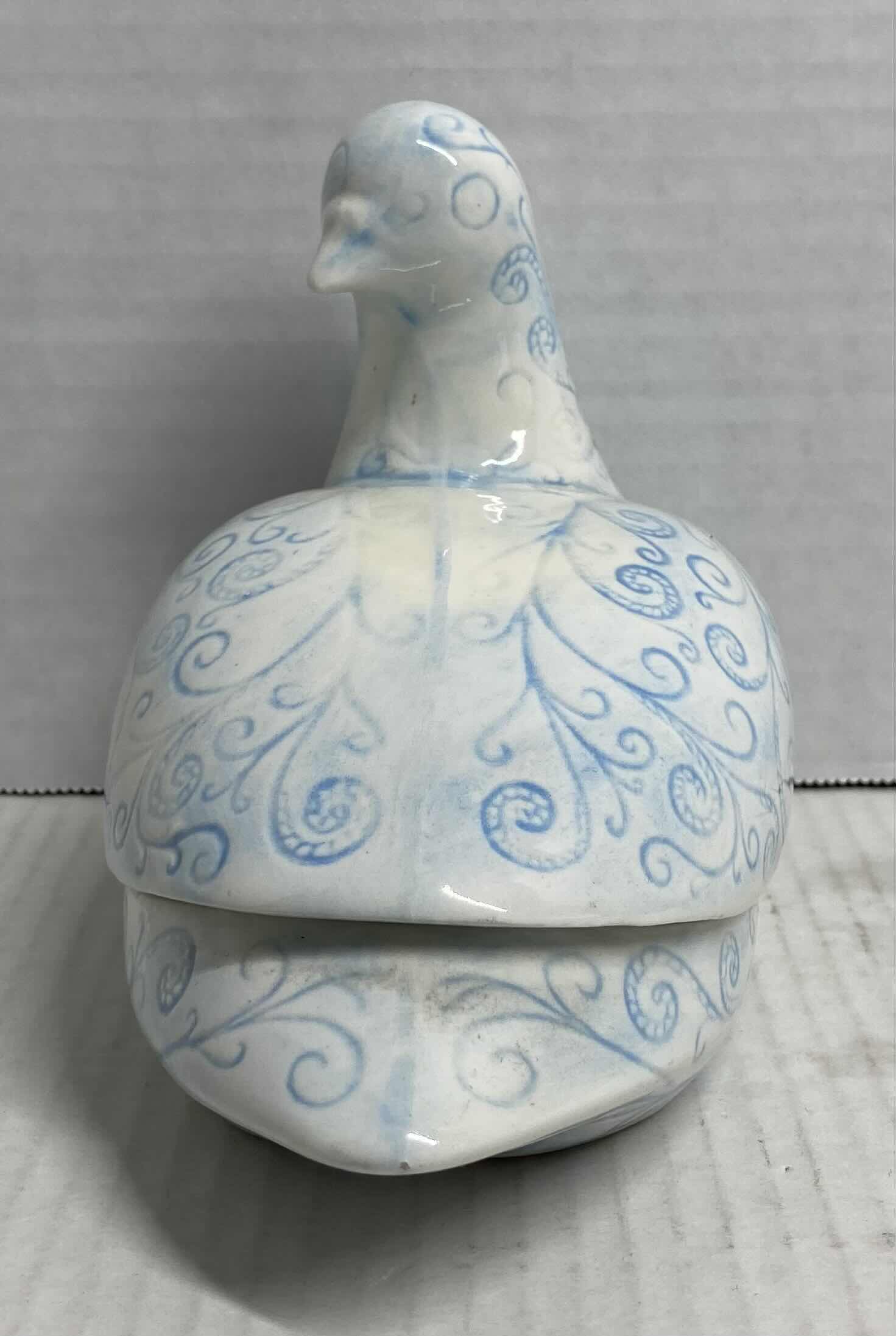 Photo 1 of BIRD VINTAGE PORCELAIN BOX FIGURINE H5”