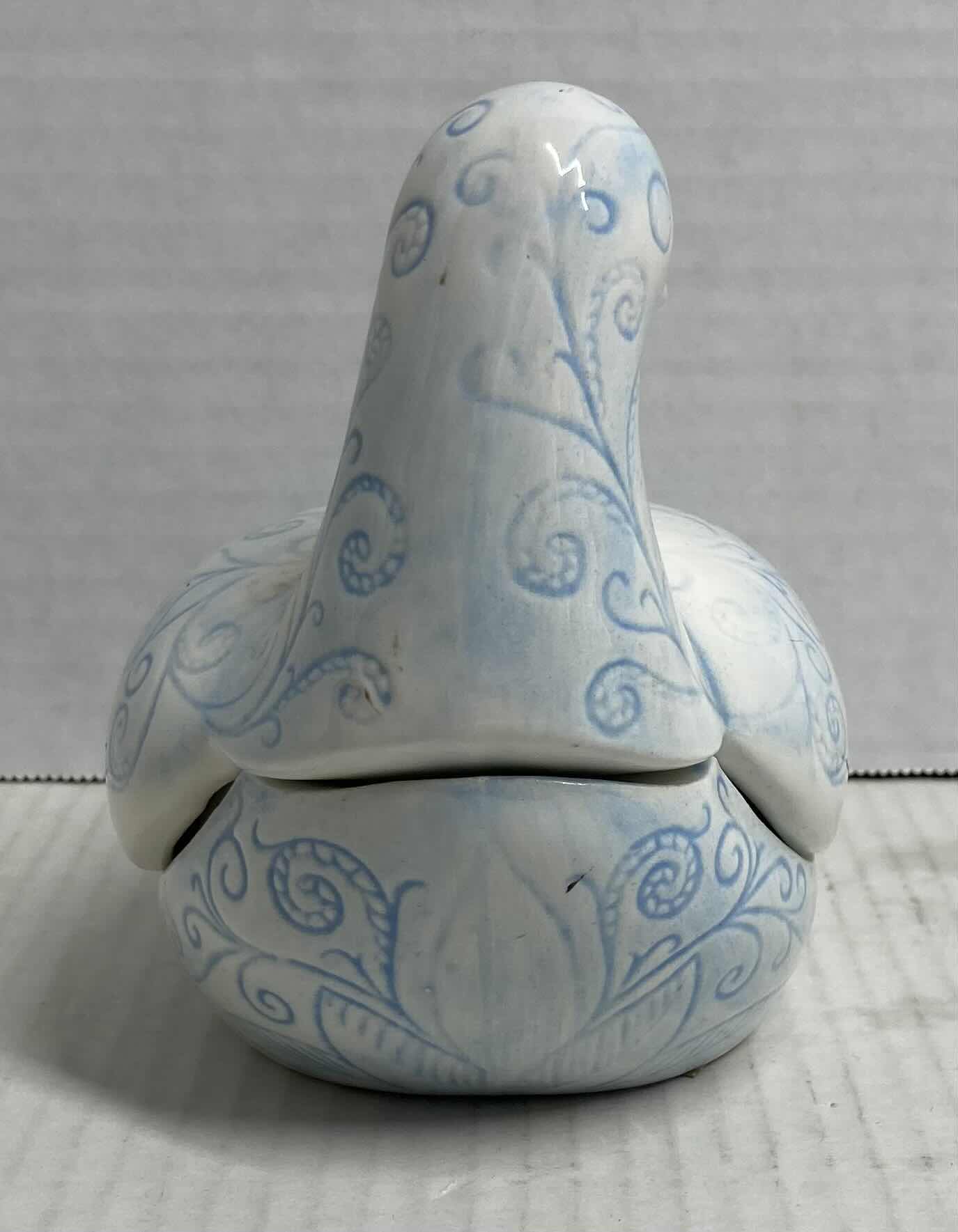 Photo 1 of BIRD VINTAGE PORCELAIN BOX FIGURINE H5”