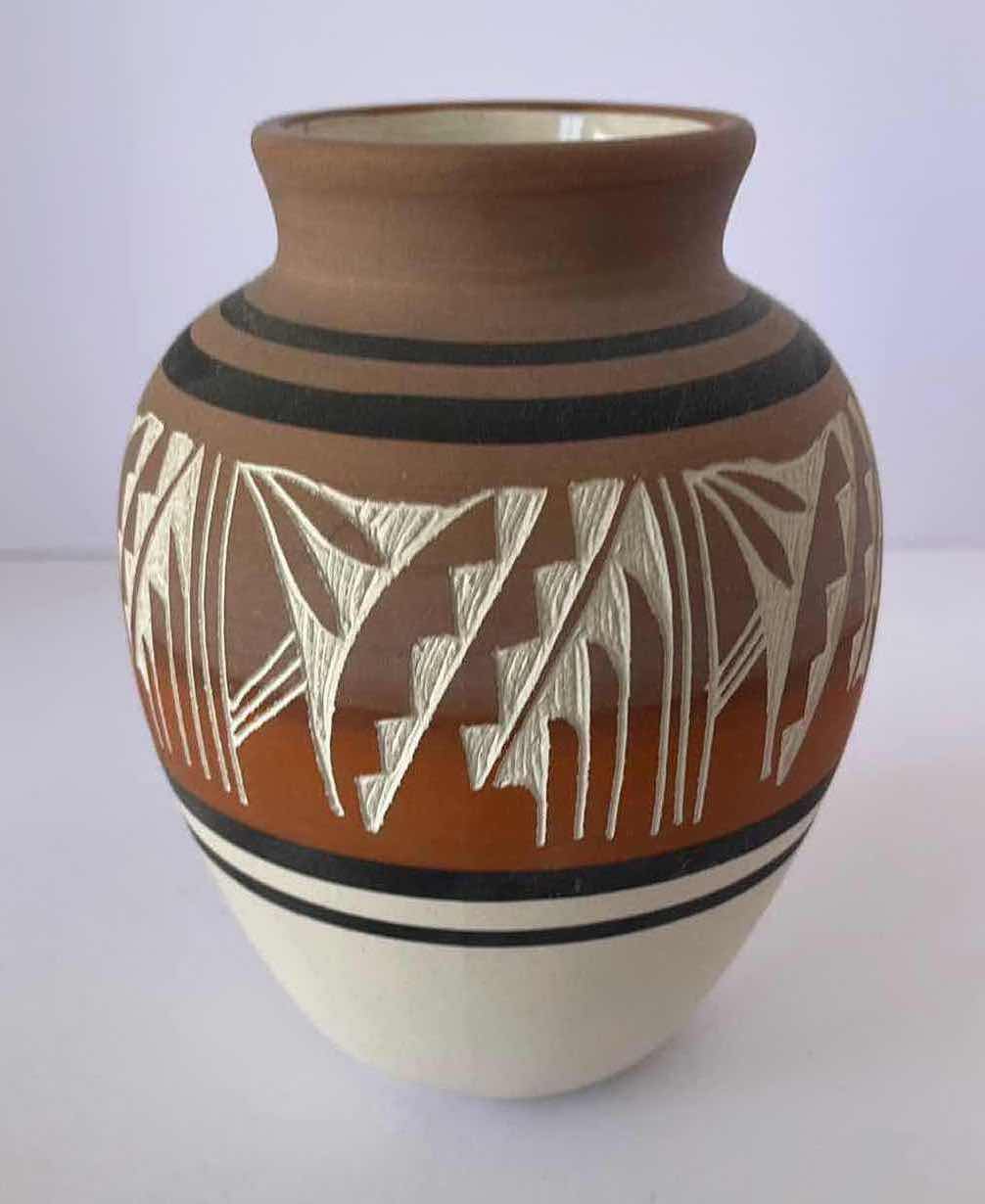 Photo 1 of NANCY SCOTT NAVAJO POTTERY USA H6”