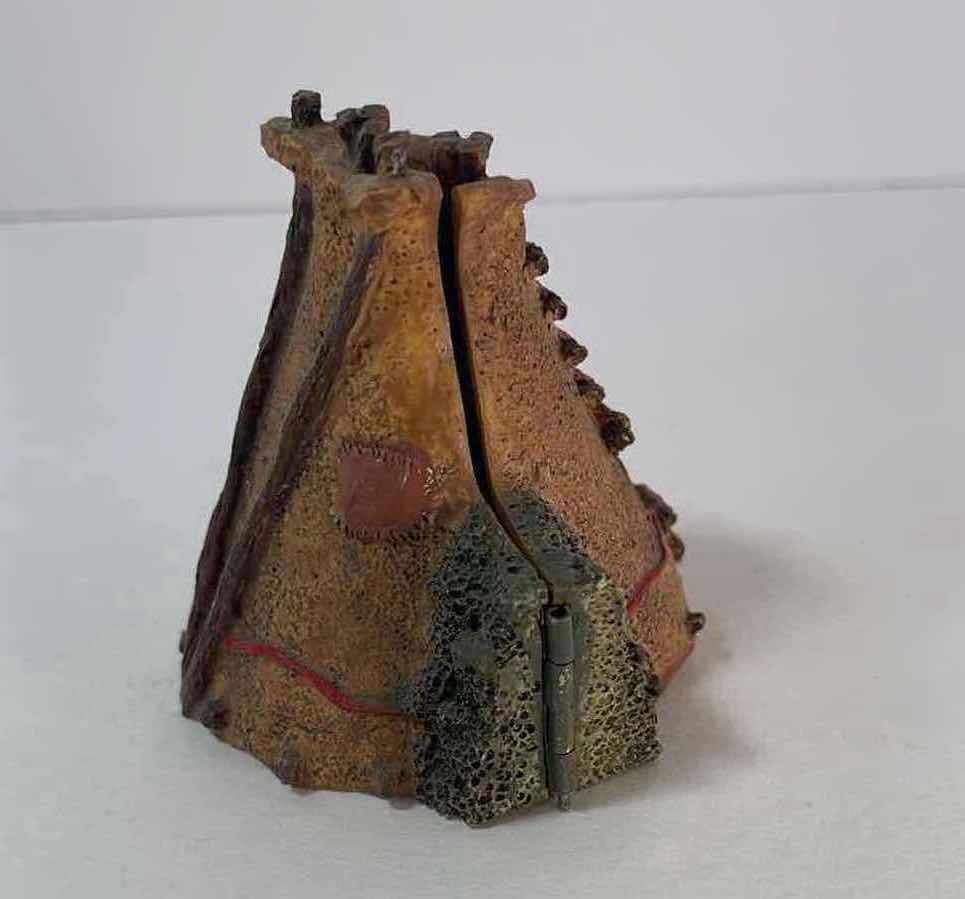Photo 4 of NATIVE AMERICAN HINGED TEEPEE DIORAMA H2.5”