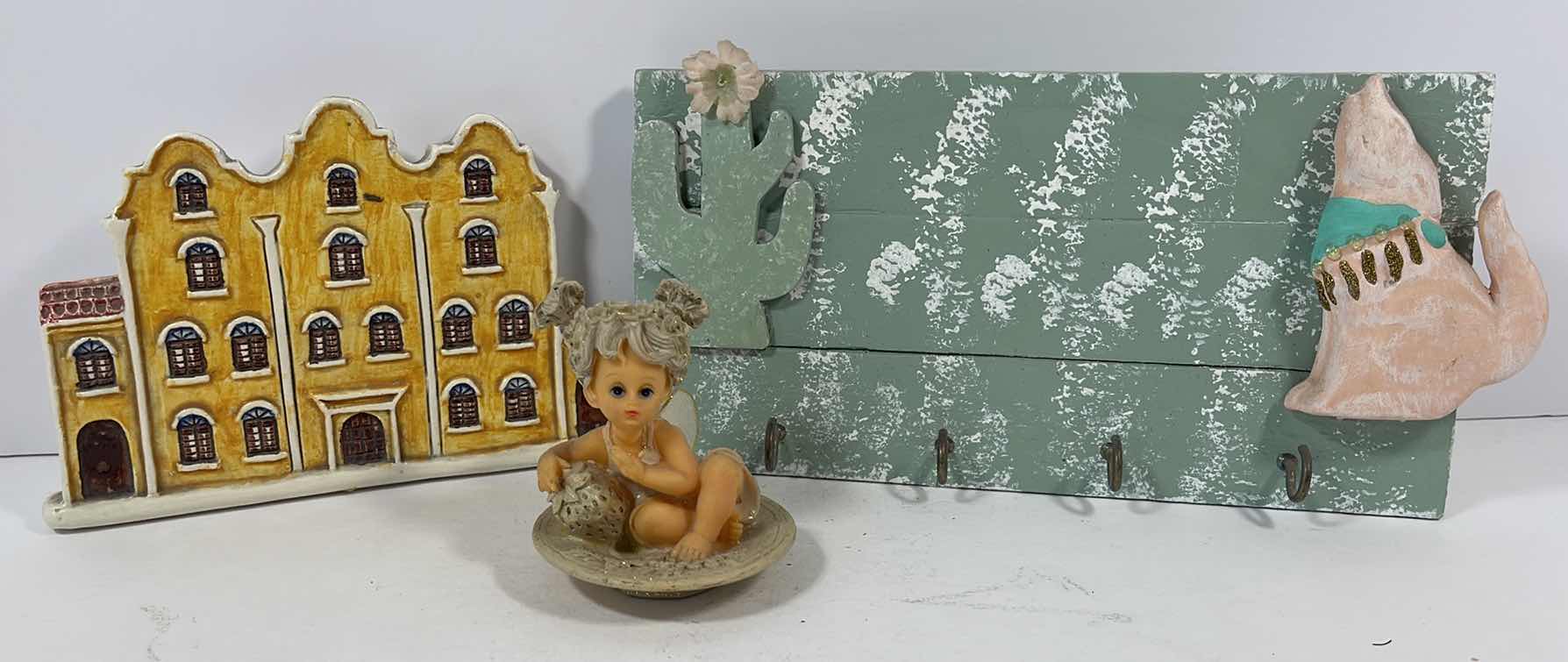 Photo 1 of DECORATIVE WALL HANGS & RESIN ANGEL H3”