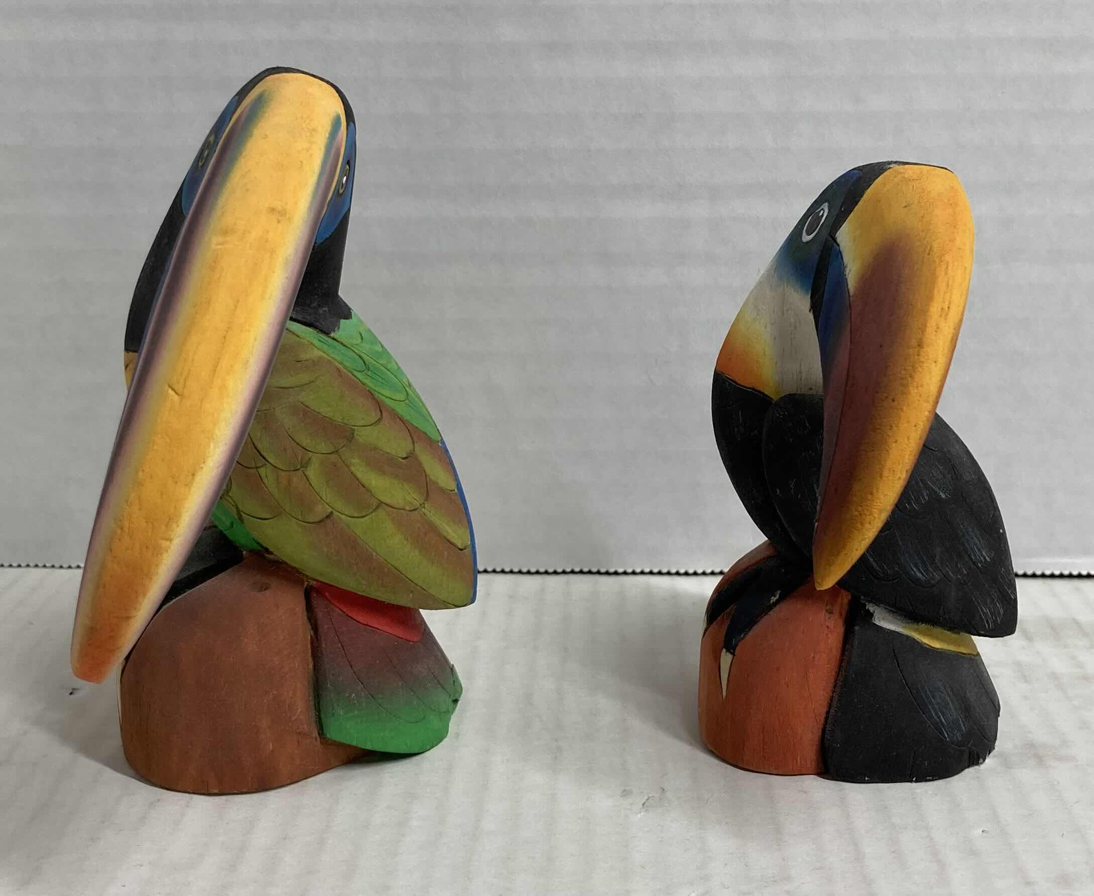 Photo 1 of TROPICAL TOUCAN BALSA WOOD CARVED FIGURINES (2) H5”