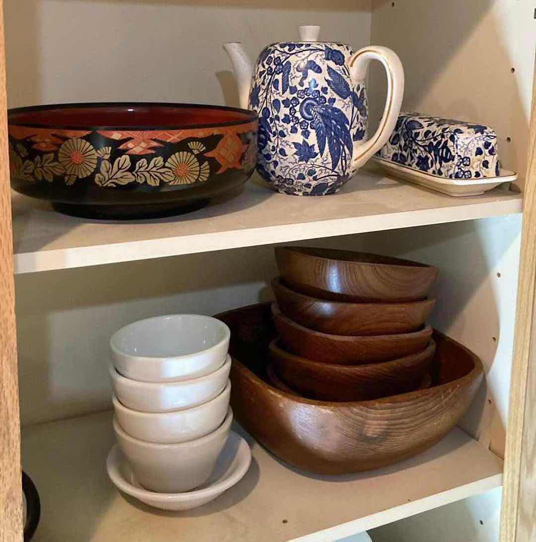 Photo 1 of CONTENTS OF CABINET- PLATES, BOWLS & SAUCERS