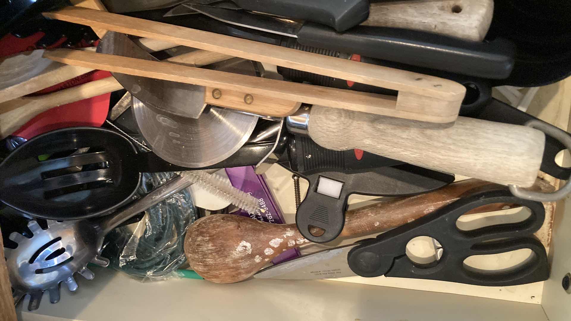 Photo 1 of CONTENTS OF DRAWER- KITCHEN UTENSILS & KNIVES