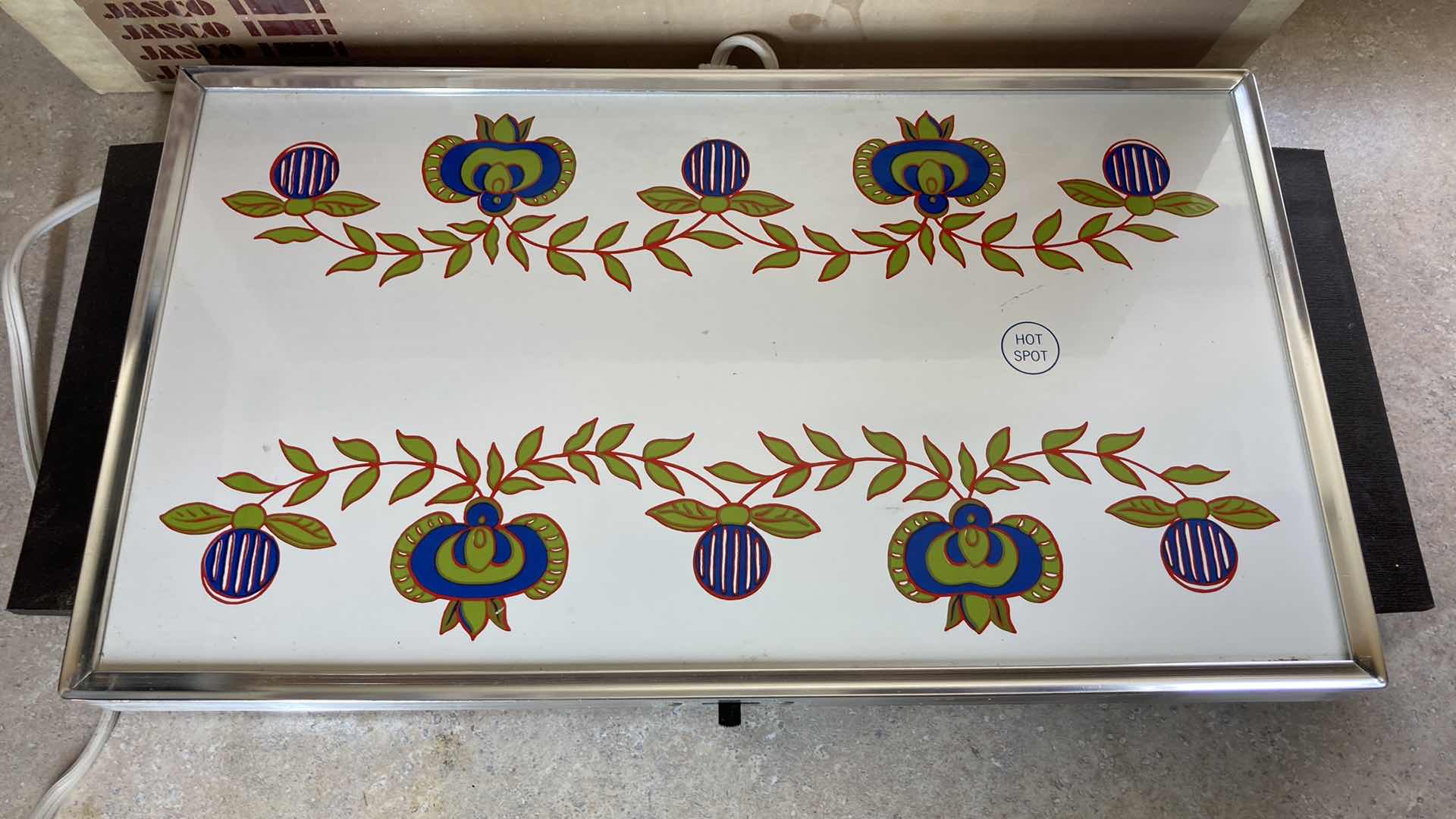 Photo 1 of JASCO PLUM HEATED SERVING TRAY MODEL 418 18.5” X 10”