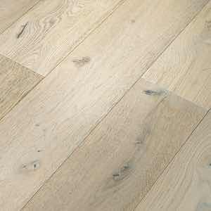 Photo 1 of SHAW FLOORS EXPRESSIONS LYRIC WOOD FINISH SNAP ON CLICK HARDWOOD PLANK FLOORING 7.5” X RANDOM LENGTH (23.31sqft PER CASE/4CASES APPROX. 93.24sqft TOTAL)