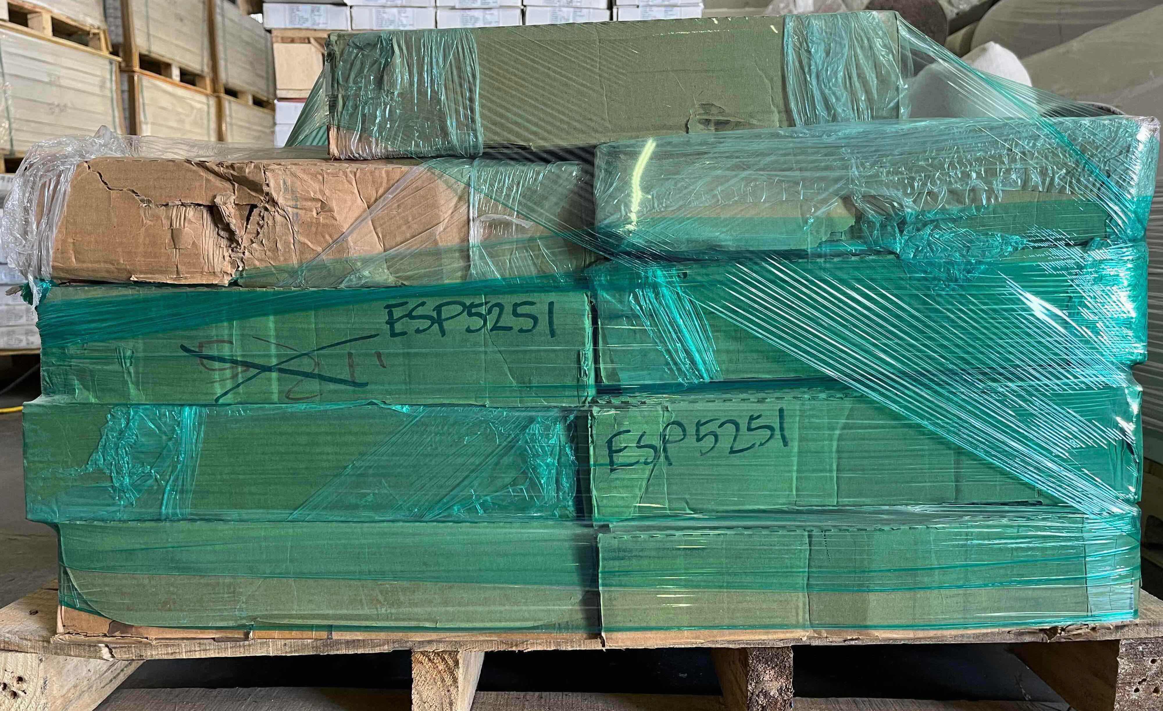 Photo 1 of ARMSTRONG BRUCE ENGINEERED WALNUT WOOD FINISH GLUE DOWN HARDWOOD PLANK FLOORING 5” X RANDOM LENGTH (40SQFT PER CASE/9CASES APPROX. 360SQFT TOTAL) READ NOTES