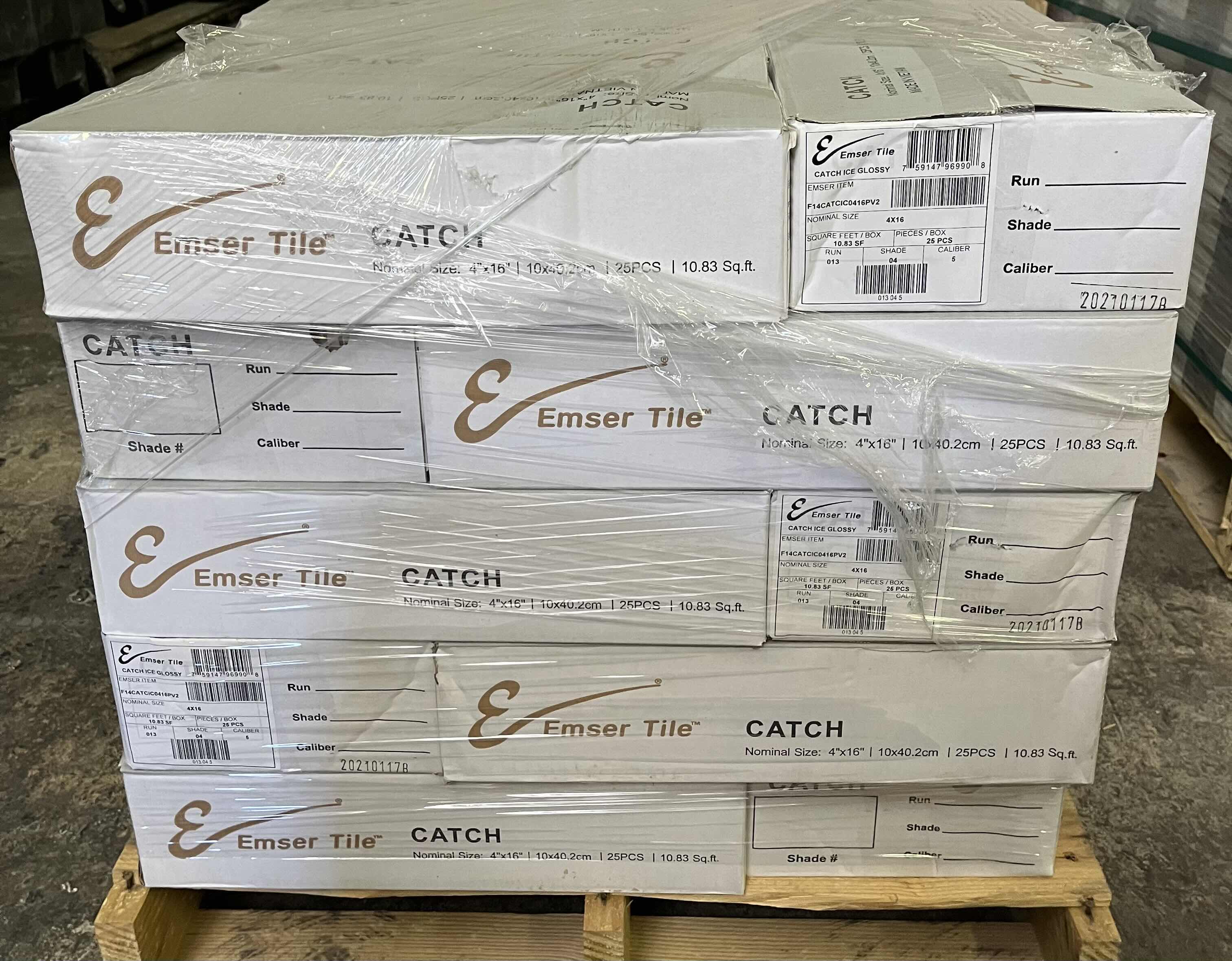 Photo 1 of EMSER CATCH ICE GLOSSY FINISH WALL TILE 4” X 16” (10.83SQFT PER CASE/45CASES APPROX. 487.35SQFT TOTAL) READ NOTES