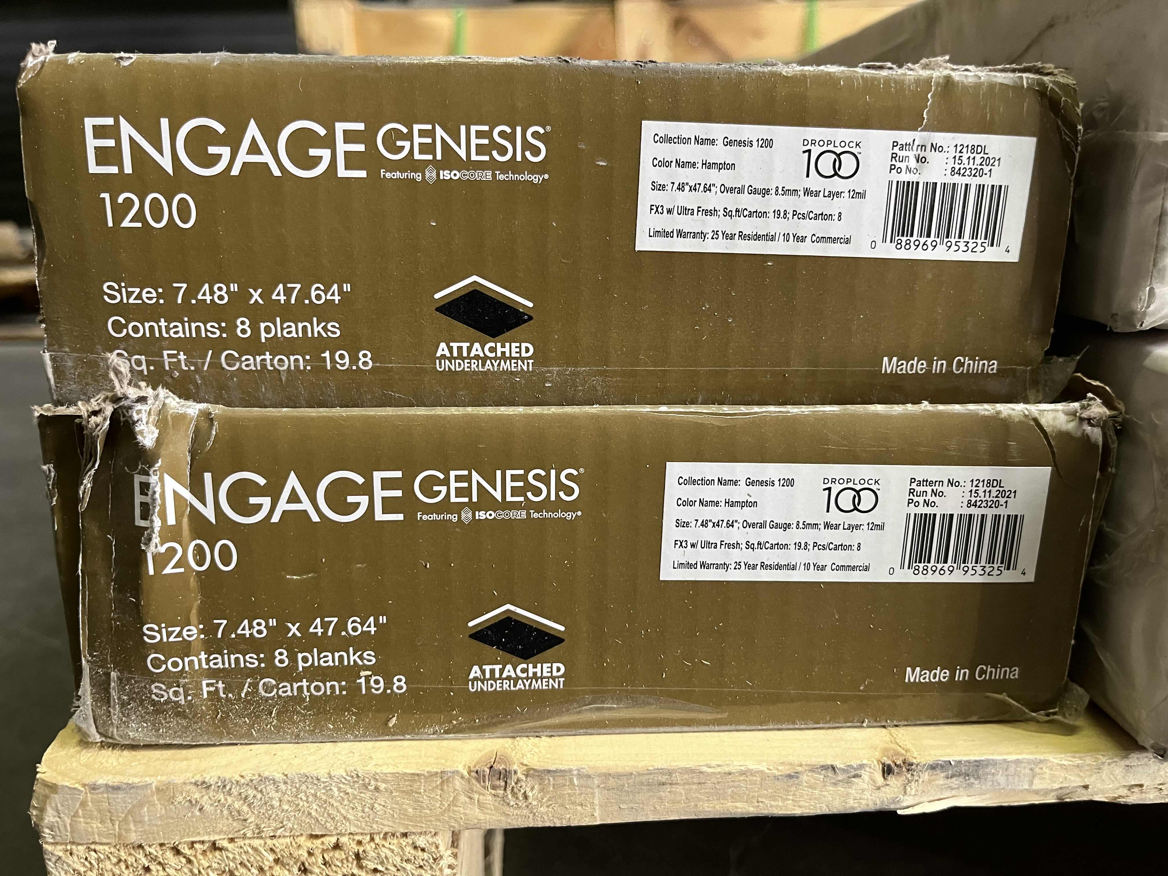 Photo 1 of MIXED FLOORING PALLET-CLICK SNAP IN VINYL PLANK FLOORING - VARIOUS SIZES & STYLES (READ NOTES)