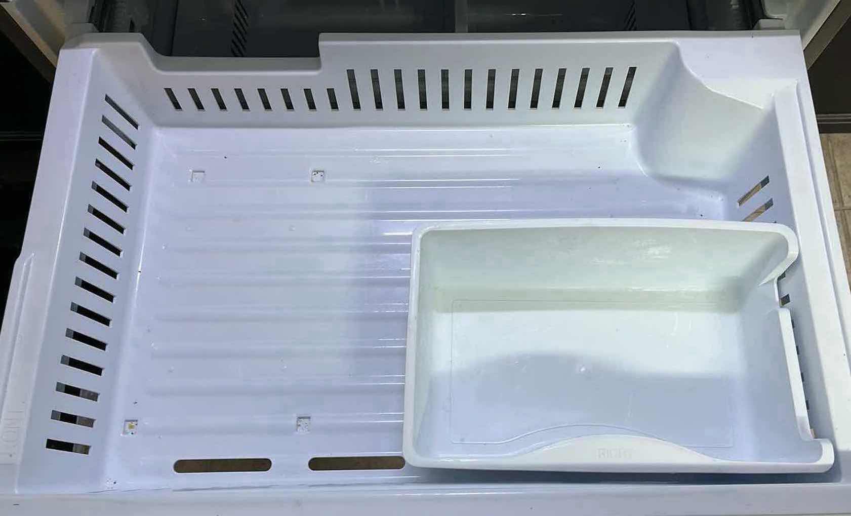 Photo 1 of LG INVERTER LINEAR REFRIGERATOR MODEL LMWS27626S/00