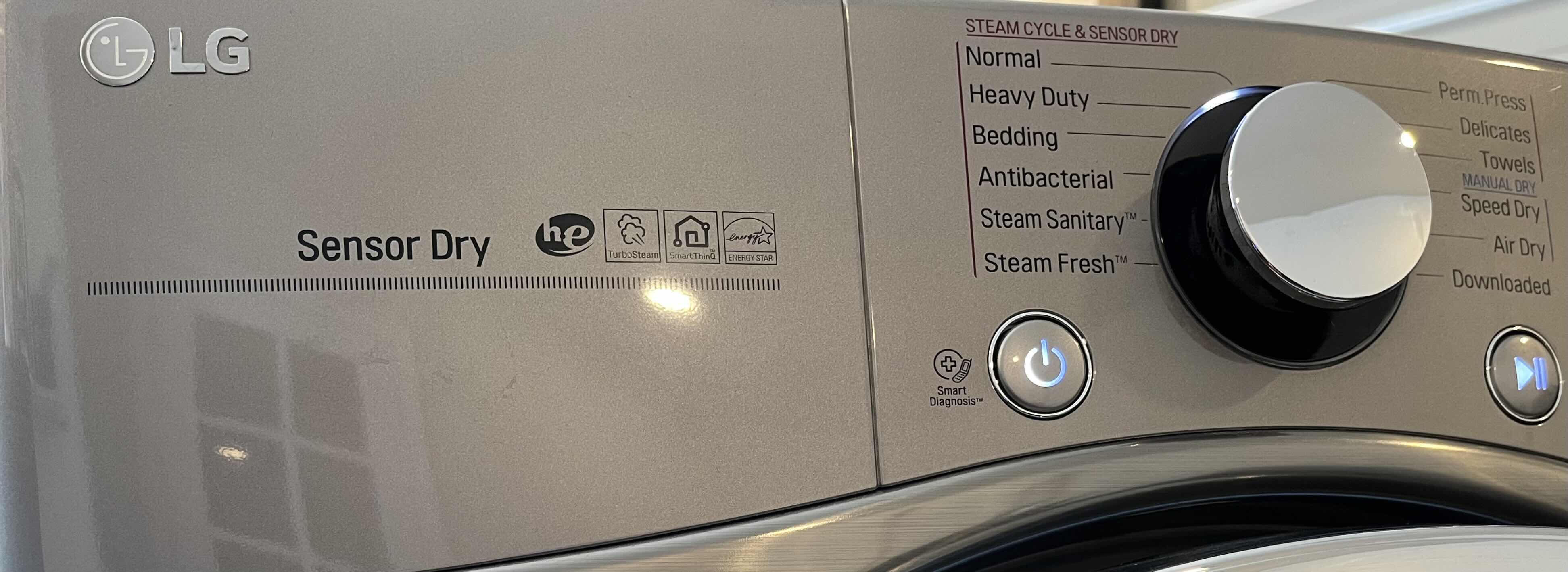 Photo 1 of LG SENSOR DRY GAS DRYER MODEL DLGX3701V