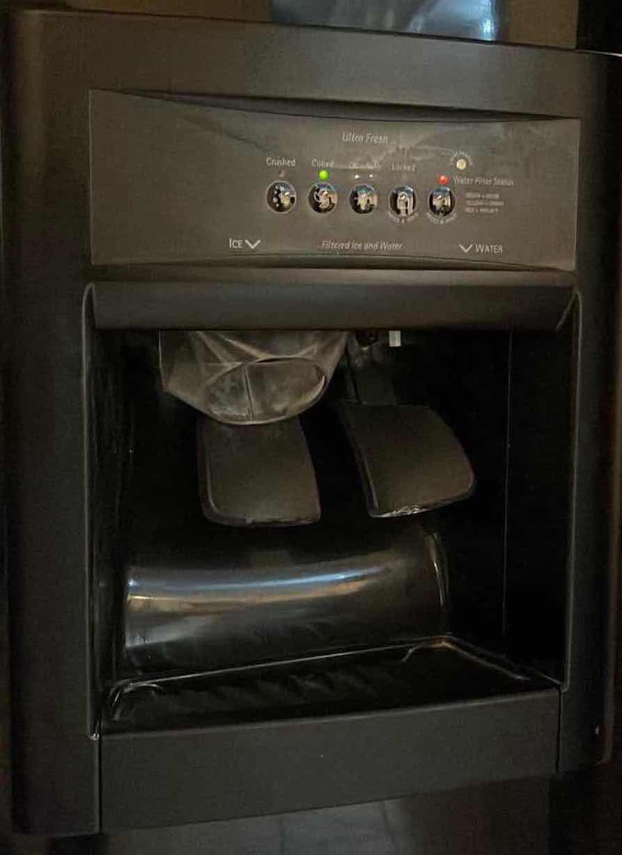 Photo 1 of KENMORE ELITE BLACK SIDE BY SIDE REFRIGERATOR MODEL 106.56689501